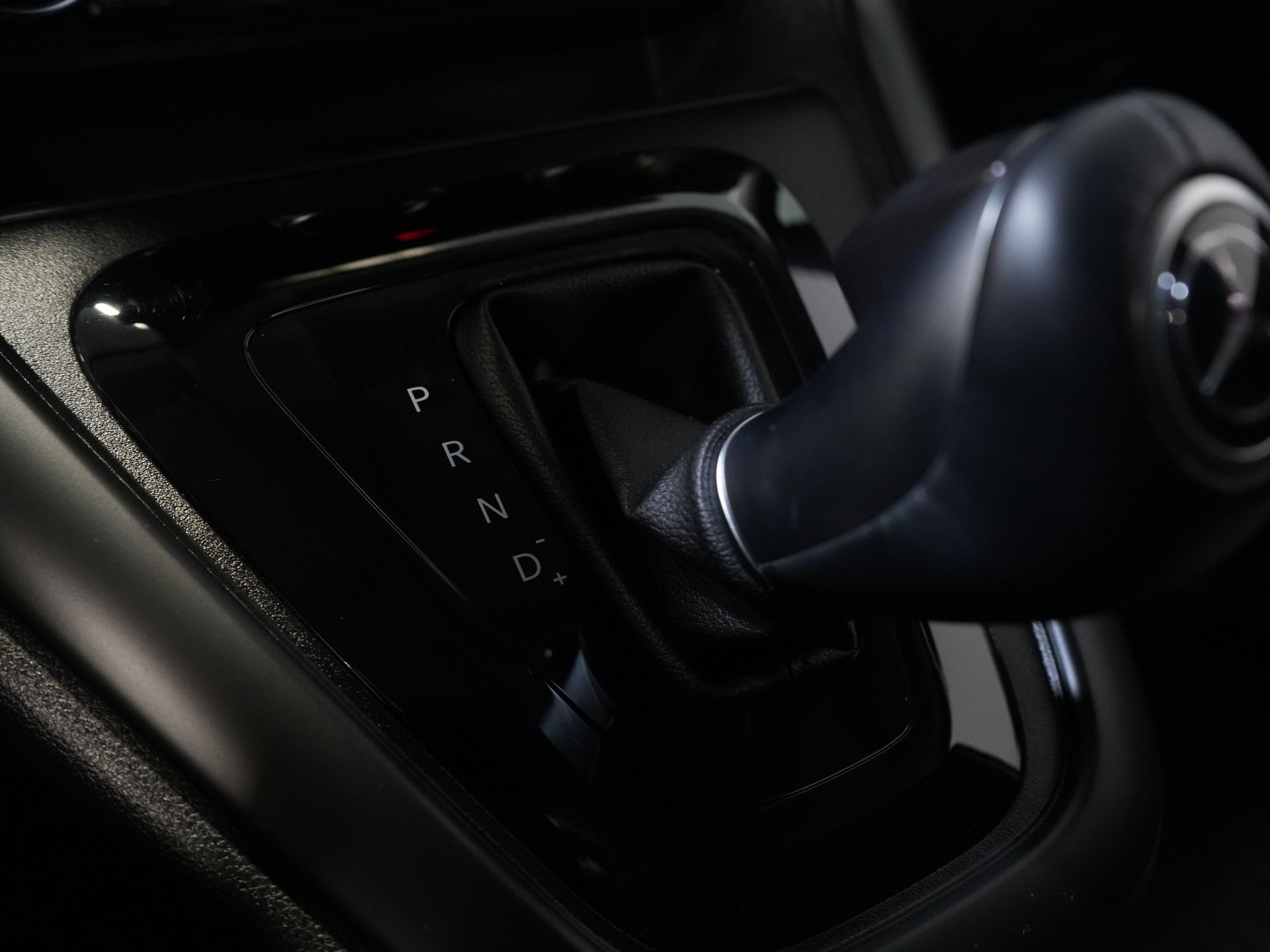 Mercedes-Benz eCitan Van Pro 51 kWh 280 km WLTP Faelift/ Încălzire pe stativ/ Scaune noi/ Direcție nouă/ Carplay/ Navi/ Cameră/ PDC/ Climă/ Cruise