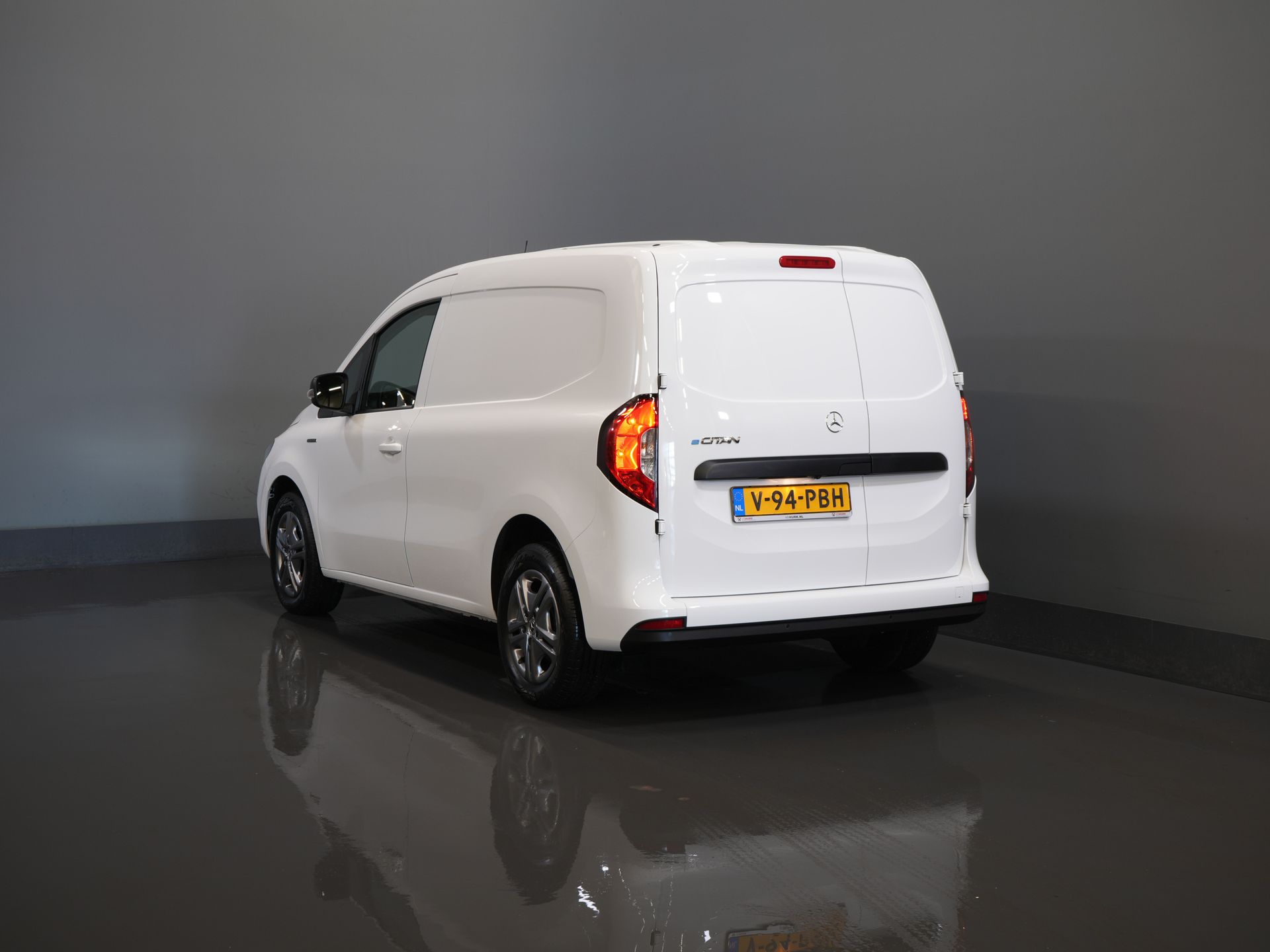 Mercedes-Benz eCitan Van Pro 51 kWh 280 km WLTP Faelift/ Încălzire pe stativ/ Scaune noi/ Direcție nouă/ Carplay/ Navi/ Cameră/ PDC/ Climă/ Cruise