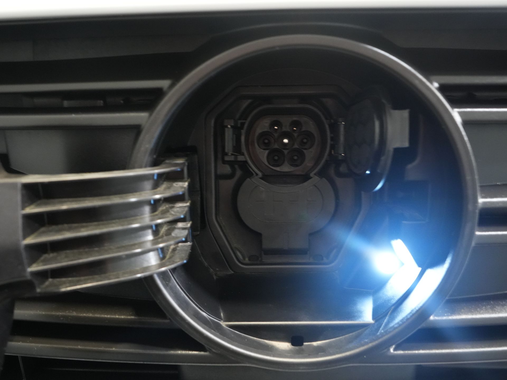 Mercedes-Benz eCitan Van Pro 51 kWh 280 km WLTP Faelift/ Încălzire pe stativ/ Scaune noi/ Direcție nouă/ Carplay/ Navi/ Cameră/ PDC/ Climă/ Cruise