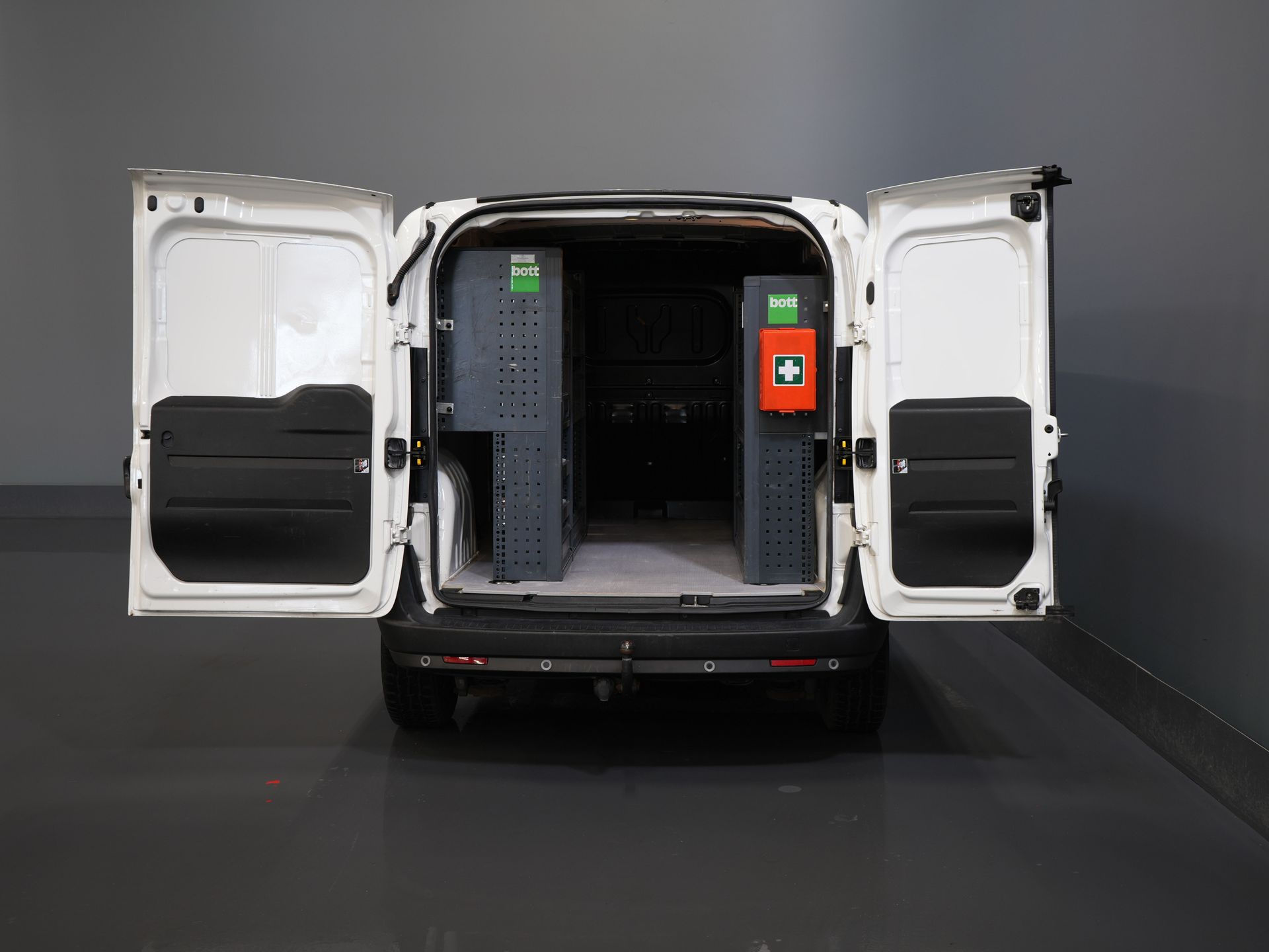 Opel Combo Bestelbus 1.3 CDTi 100 pk L2 MARGE BPM VRIJ! BOTT Inrichting/ Cruise/ PDC/ Airco/ Trekhaak