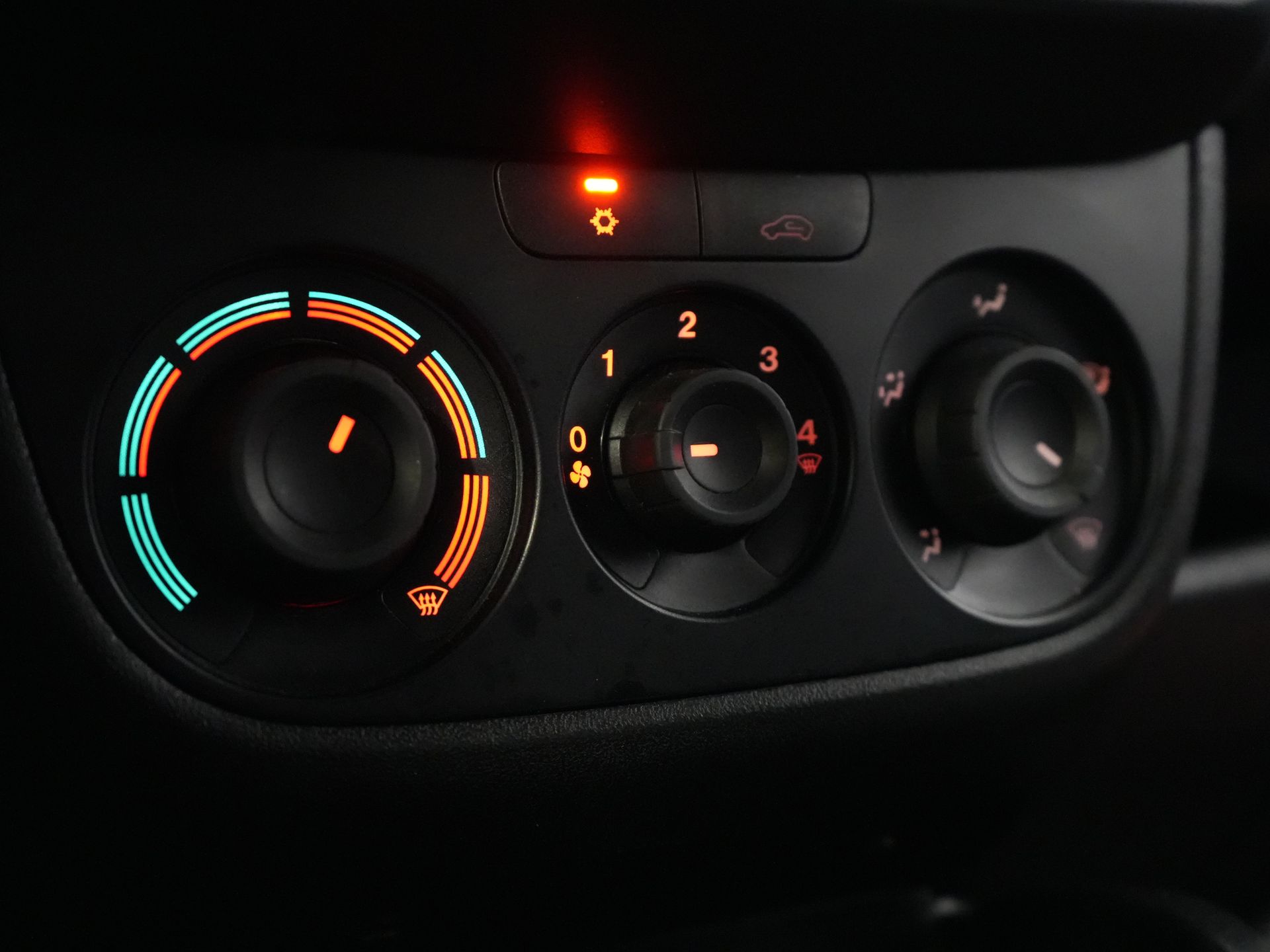 Opel Combo Bestelbus 1.3 CDTi 100 pk L2 MARGE BPM VRIJ! BOTT Inrichting/ Cruise/ PDC/ Airco/ Trekhaak