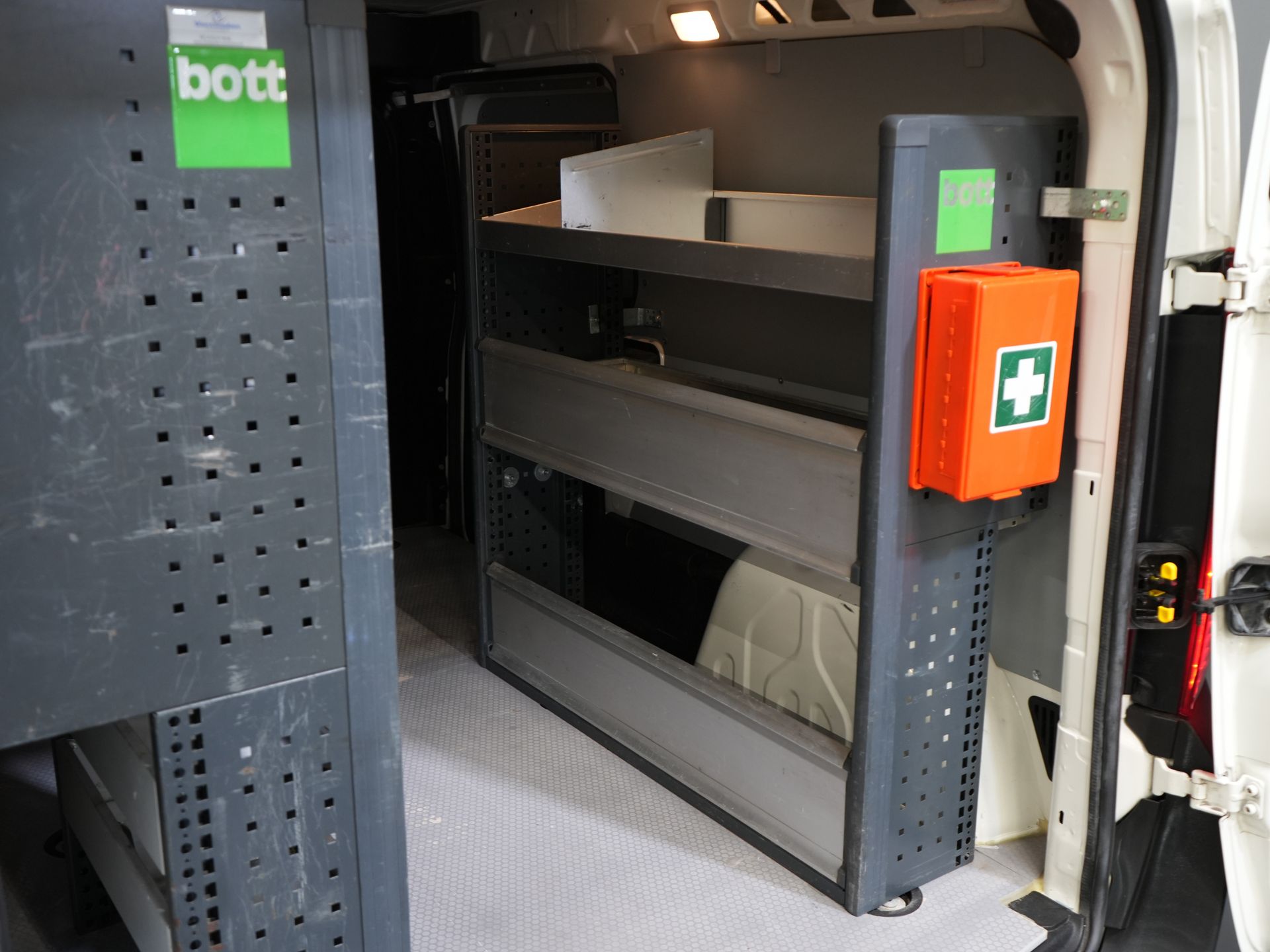 Opel Combo Bestelbus 1.3 CDTi 100 pk L2 MARGE BPM VRIJ! BOTT Inrichting/ Cruise/ PDC/ Airco/ Trekhaak