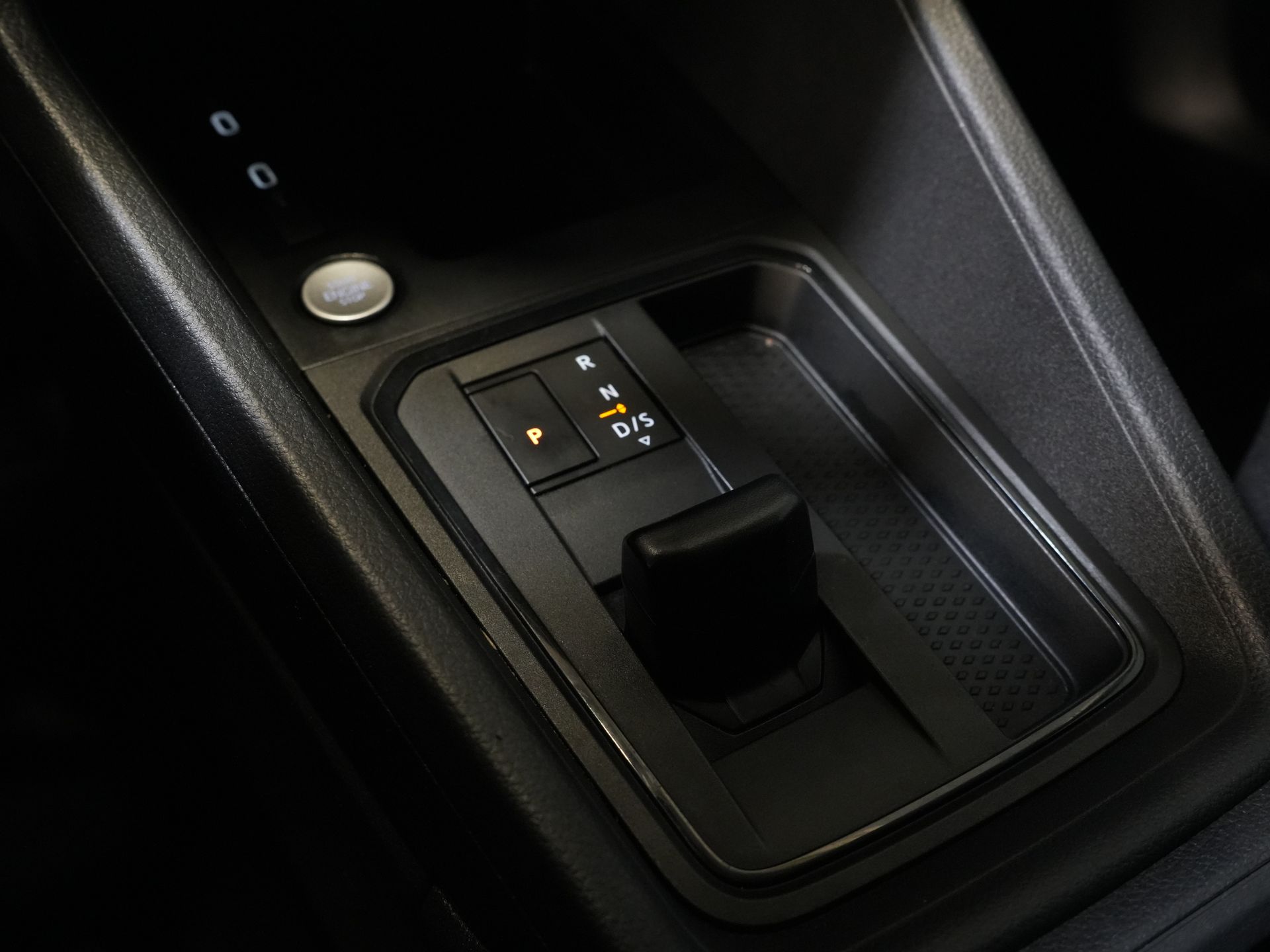 Volkswagen Caddy Cargo Bestelbus 2.0 TDI 125 pk DSG Aut. Virtual Cockpit/ Carplay/ Standkachel/ Stoelverw./ Cruise/ Camera/ PDC