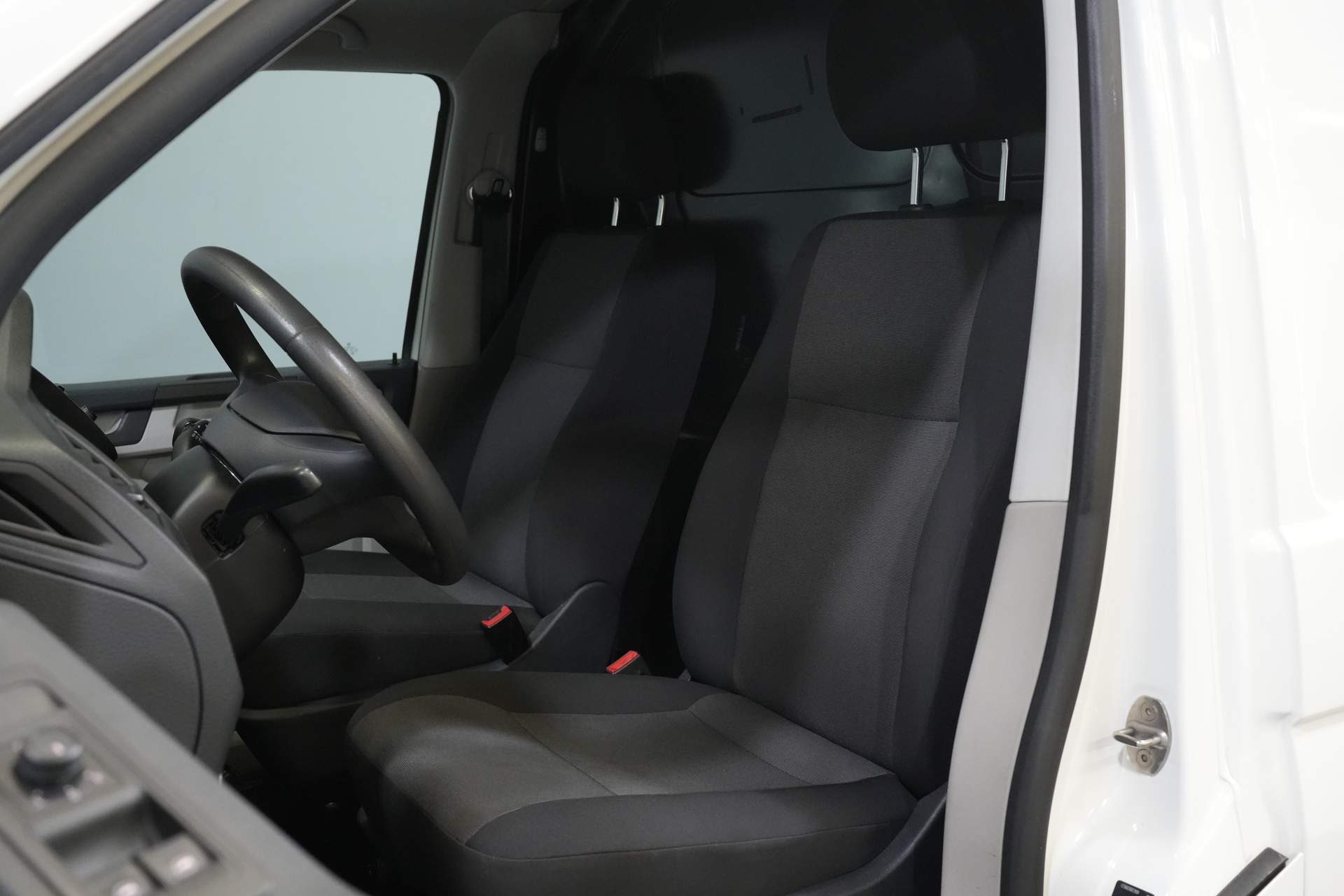 Volkswagen Transporter Van 2.0 TDI 150 к.с. DSG Aut (Demo) BPM БЕЗКОШТОВНО! 2.5т Фаркоп / Кондиціонер / Двері