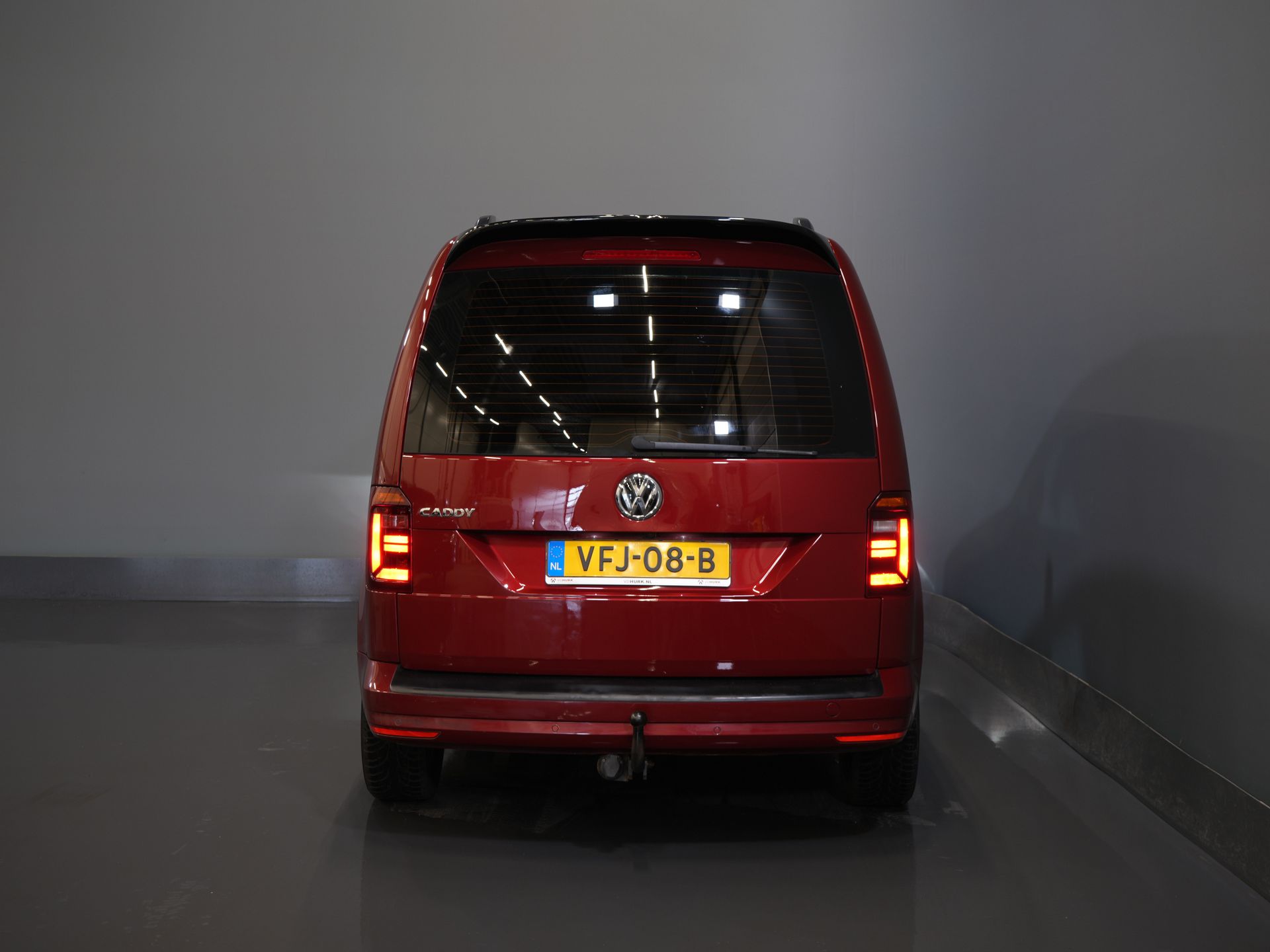 Volkswagen Caddy Фургон 2.0 TDI 100 к.с. C-Edition DSG Aut. Без ПДВ! Біксенон/ Адаптивний круїз-контроль/ Шкіра/ Клімат-контроль/ Carplay/ Підігрів сидінь/ Рейлінги на даху/ Бічні підніжки/ 