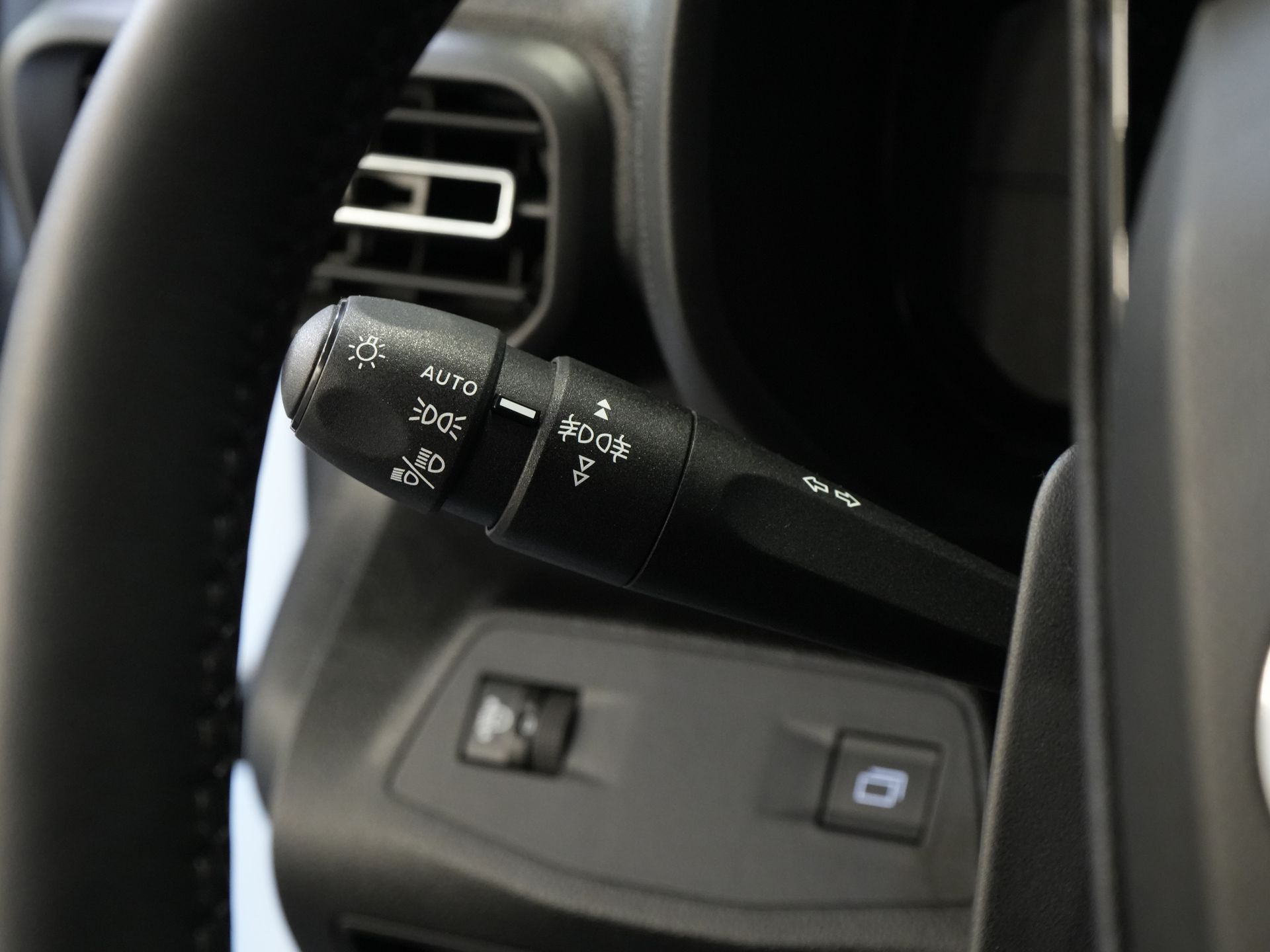 Citroën Berlingo Van 1.5 HDi 100 KM L2 Carplay/ Seatverw./ 3Pers./ Virtual Cockpit/ Climate/ Keyless/ Navi/ Camera/ Cruise/ PDC