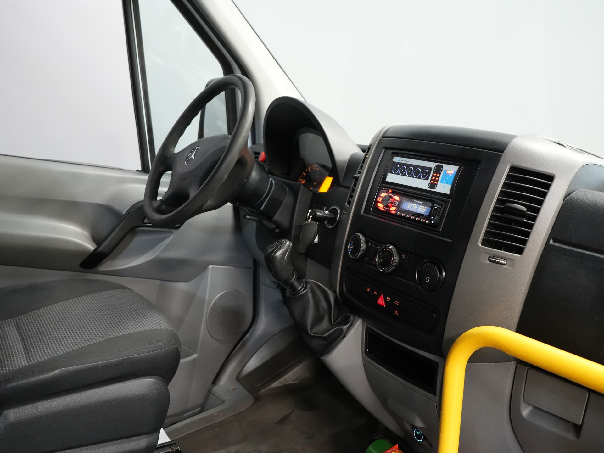 Mercedes-Benz Sprinter Passenger Transport 313 2.2 CDI L3H2 €10,890 incl VAT (BPM FREE) EXPORT Combi/ 9 Person/ Kombi/ 9P/ Rearbar/ Sidebars/ Airco/ Wheelchair lift