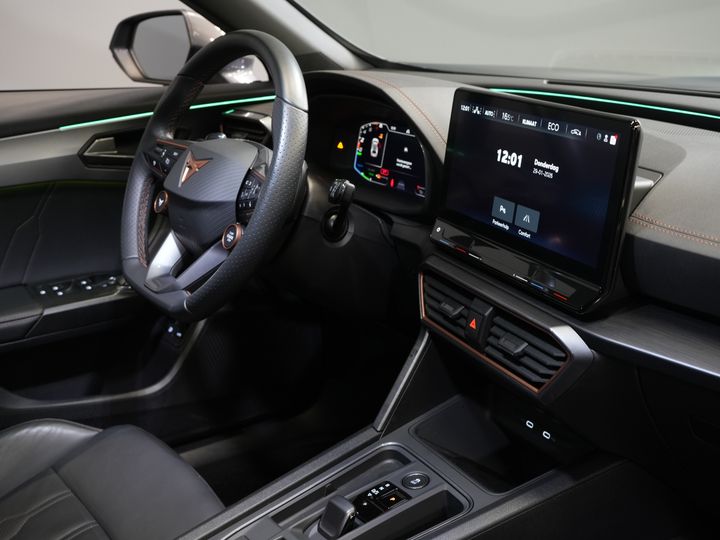 CUPRA Formentor SUV CUPRA Formentor 1.4 e-Hybrid 245 pk VZ Performance Edition Pano/ Leder/ Elek.Klep/ Mem.Stoel/ Matrix/ Adapt. Cruise/ Carplay/ Ca