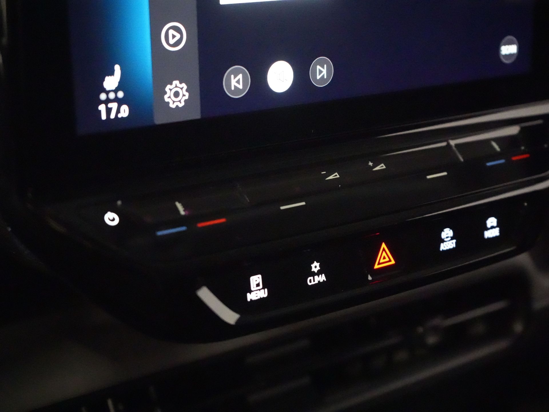 Volkswagen ID. Buzz Van Cargo 77 kWh 360km WLTP/ Adapt. Cruise/ Elek. Anhängevorrichtung/ Sitzverw./ Lenkverw./ Carplay/ Kamera/ PDC/ LMV
