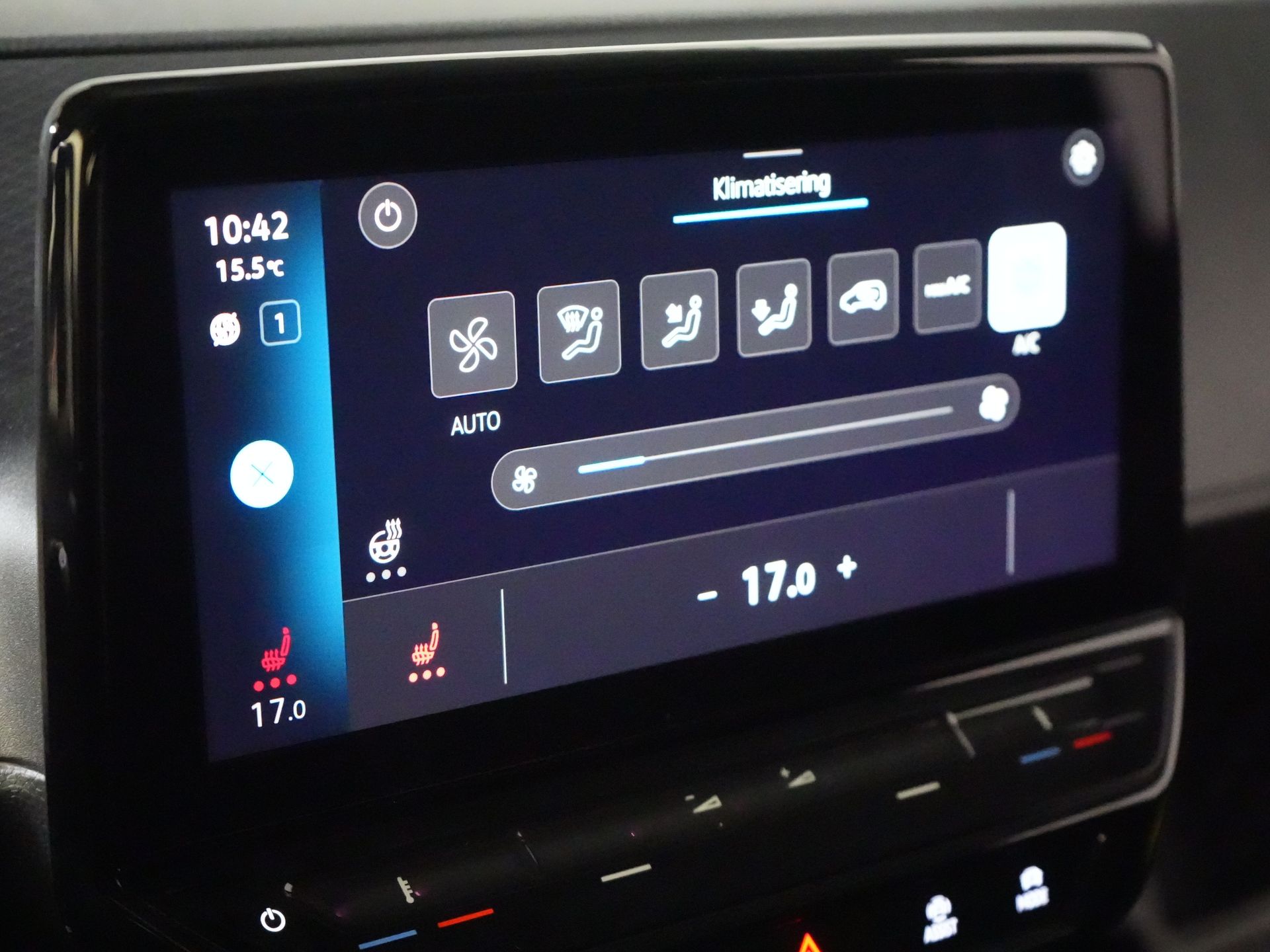 Volkswagen ID. Buzz Van Cargo 77 kWh 360km WLTP/ Adapt. Cruise/ Elek. Anhängevorrichtung/ Sitzverw./ Lenkverw./ Carplay/ Kamera/ PDC/ LMV