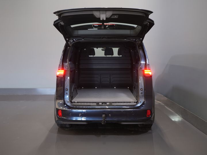 Volkswagen ID. Buzz Van Cargo 77 кВт/год 360км WLTP/ Адапт. Круїз/ Ел. фаркоп/ Ел. регулювання сидінь/ Ел. регулювання керма/ Carplay/ Камера/ PDC/ LMV