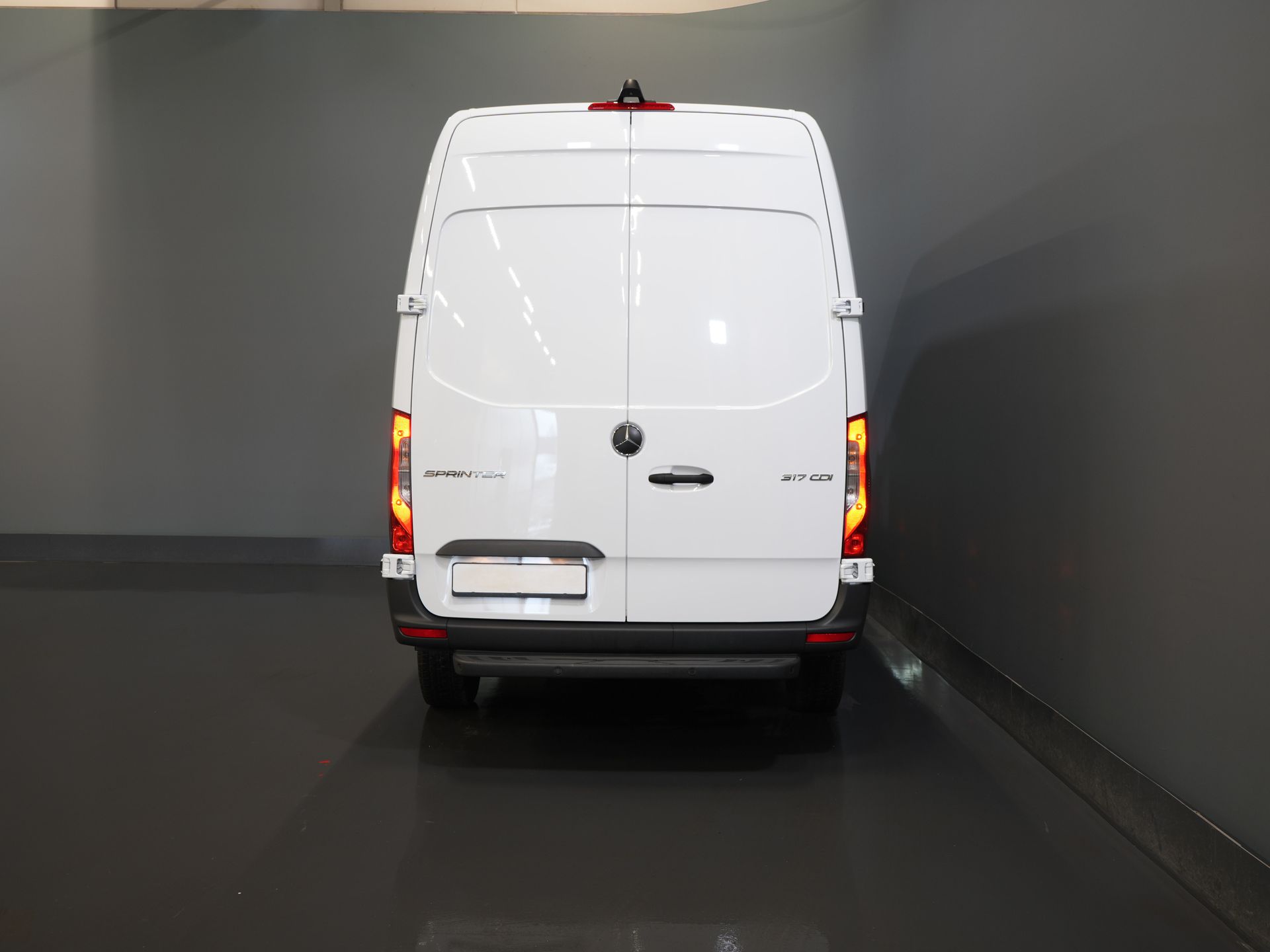 Mercedes-Benz Sprinter Van 317 CDI Aut. L2H2 BPM GRATIS! 3,5t Barra di traino/ LED/ Sedile imbottito/ 270Gr.Porte/ Riscaldamento sedili/ Navi/ Telecamera/ PDC/ Crociera