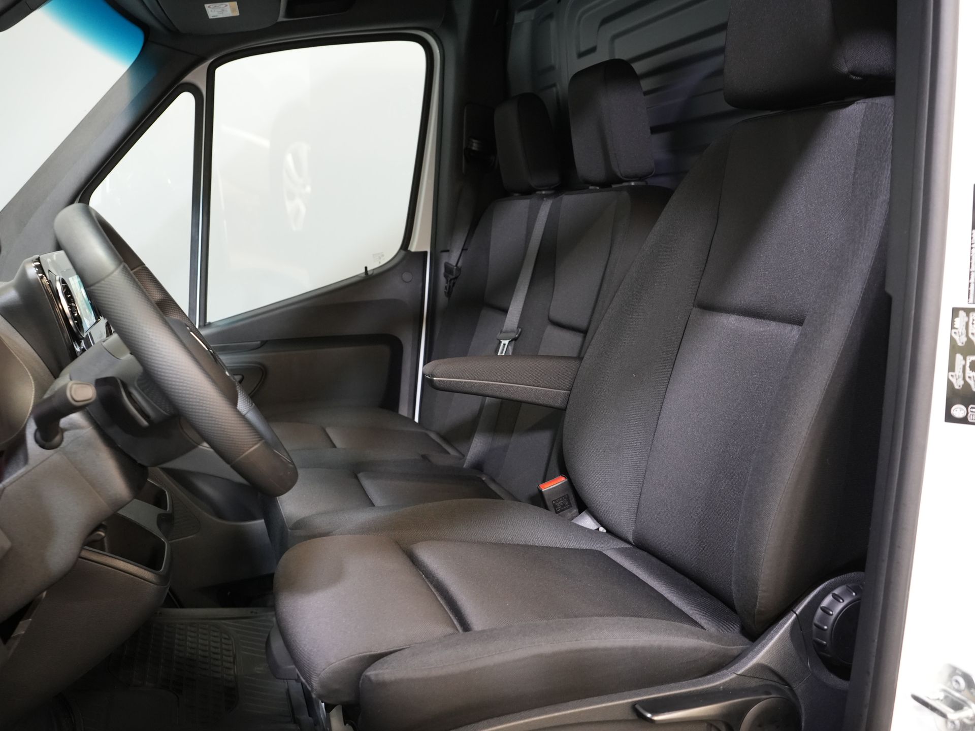 Mercedes-Benz Sprinter Van 317 CDI Aut. L2H2 BPM GRATIS! 3,5t Barra di traino/ LED/ Sedile imbottito/ 270Gr.Porte/ Riscaldamento sedili/ Navi/ Telecamera/ PDC/ Crociera