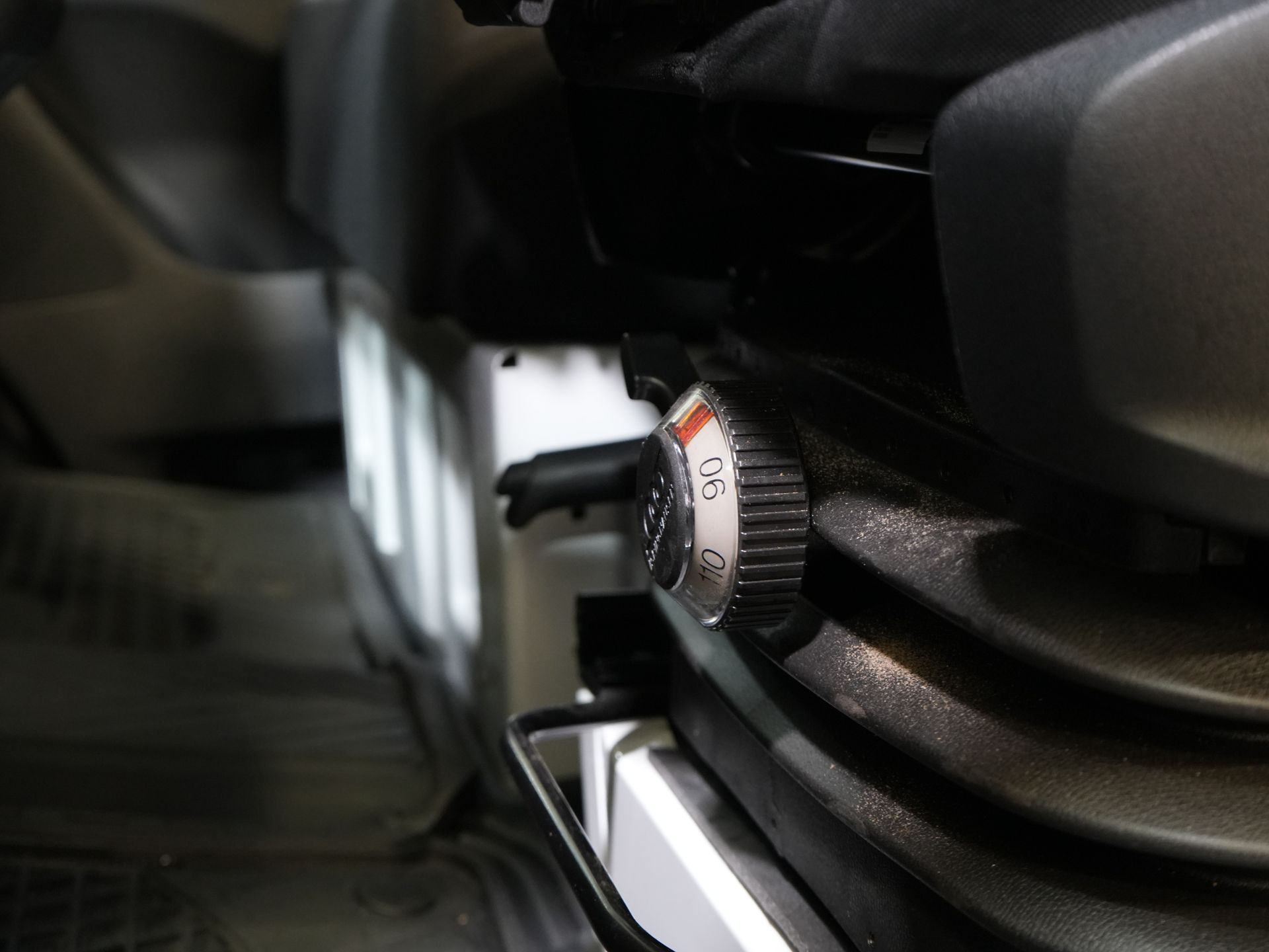 Mercedes-Benz Sprinter Van 317 CDI Aut. L2H2 BPM GRATIS! 3,5t Barra di traino/ LED/ Sedile imbottito/ 270Gr.Porte/ Riscaldamento sedili/ Navi/ Telecamera/ PDC/ Crociera