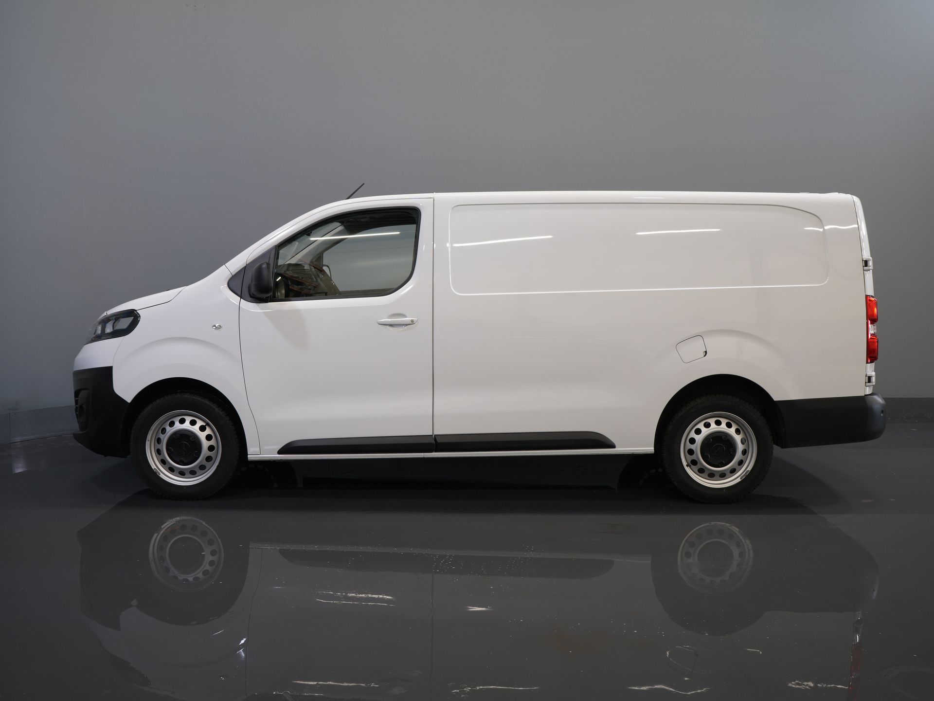 Opel Vivaro Bestelbus 2.0 CDTI 145 pk L3 Adapt.Cruise/ 2.5t Trekverm./ Carplay/ Keyless/ Climate/ Camera/ PDC