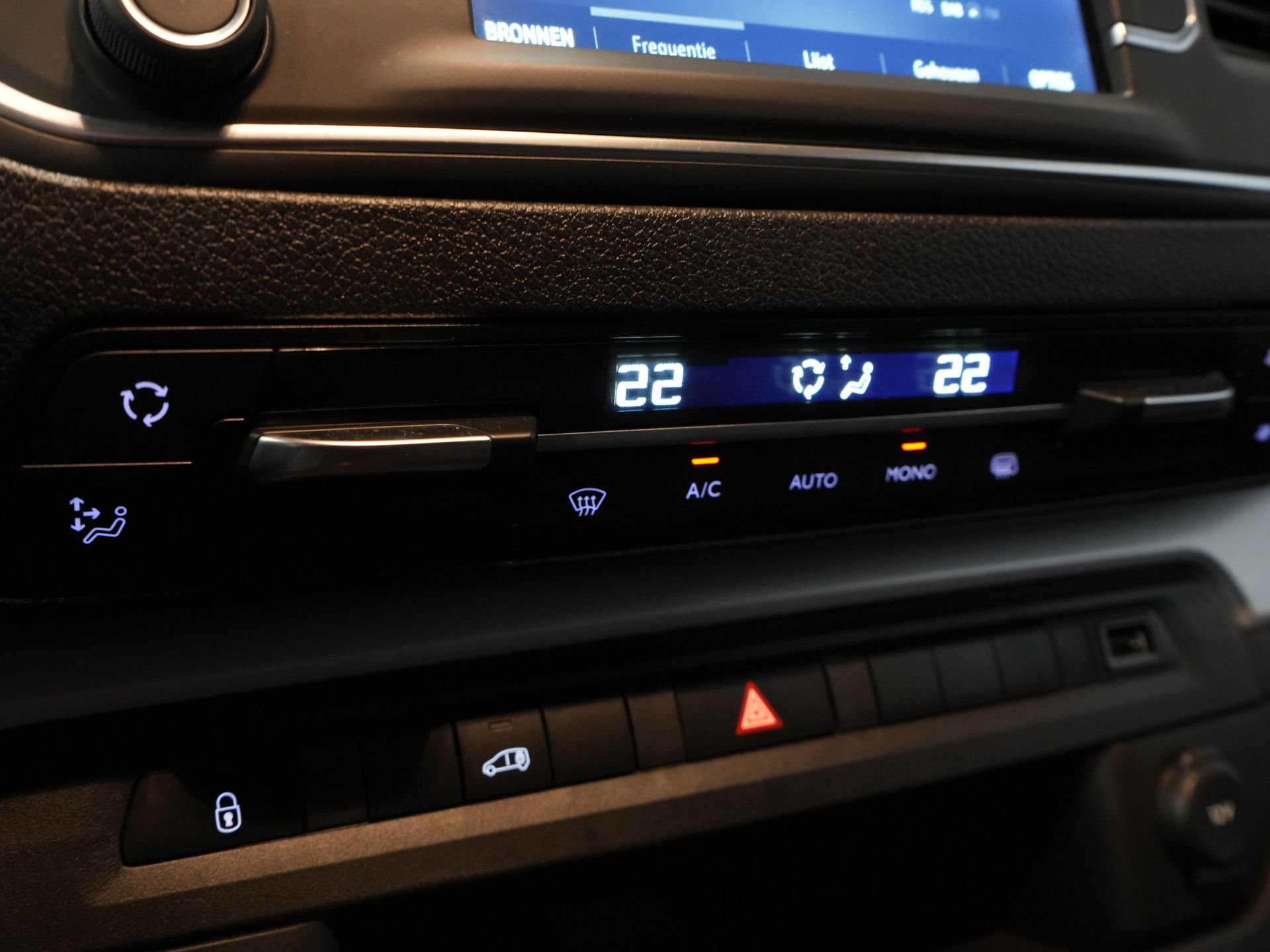 Opel Vivaro Bestelbus 2.0 CDTI 145 pk L3 Adapt.Cruise/ 2.5t Trekverm./ Carplay/ Keyless/ Climate/ Camera/ PDC