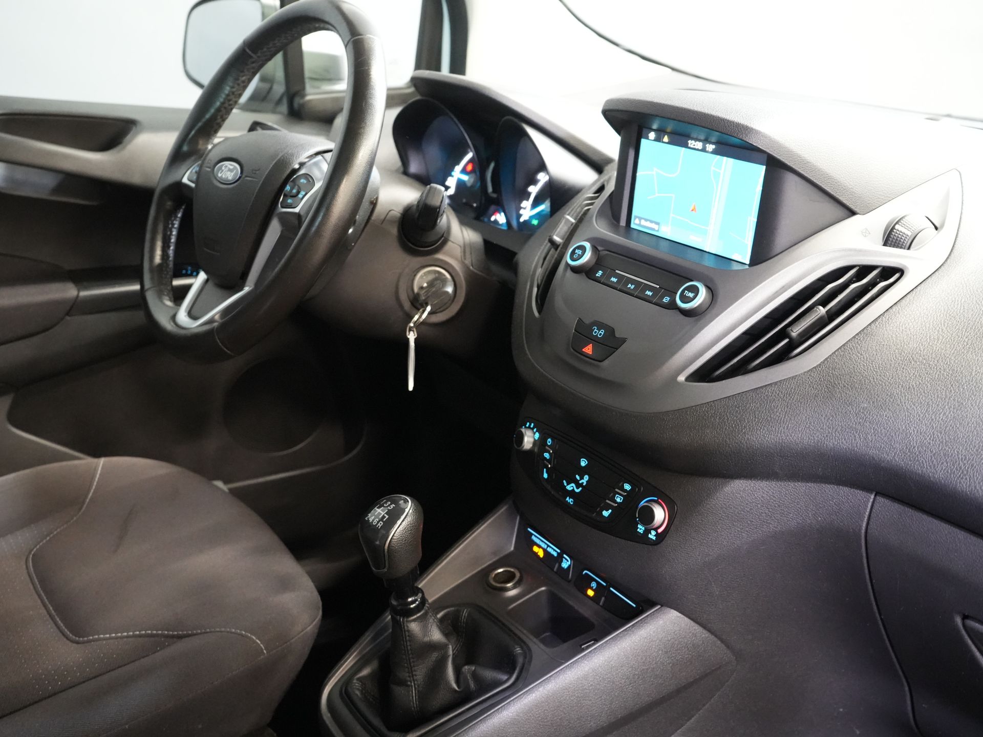 ¡Ford Transit Courier Van 1.5 TDCI Trend BPM GRATIS! Calefacción asientos/ CarPlay/ Navi/ PDC/ Cruise/ Airco