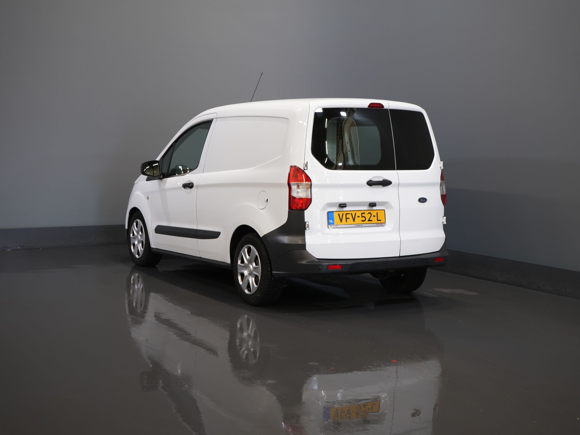¡Ford Transit Courier Van 1.5 TDCI Trend BPM GRATIS! Calefacción asientos/ CarPlay/ Navi/ PDC/ Cruise/ Airco