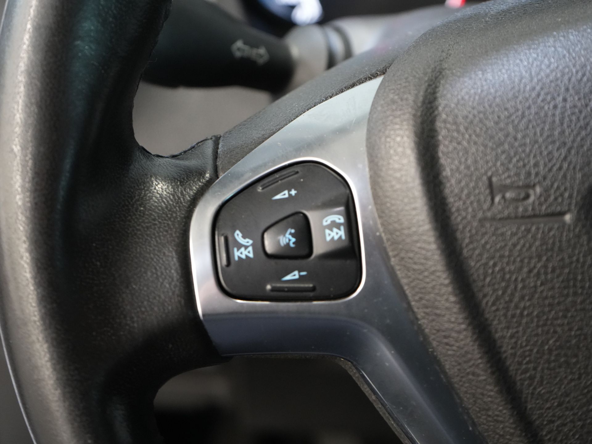 ¡Ford Transit Courier Van 1.5 TDCI Trend BPM GRATIS! Calefacción asientos/ CarPlay/ Navi/ PDC/ Cruise/ Airco