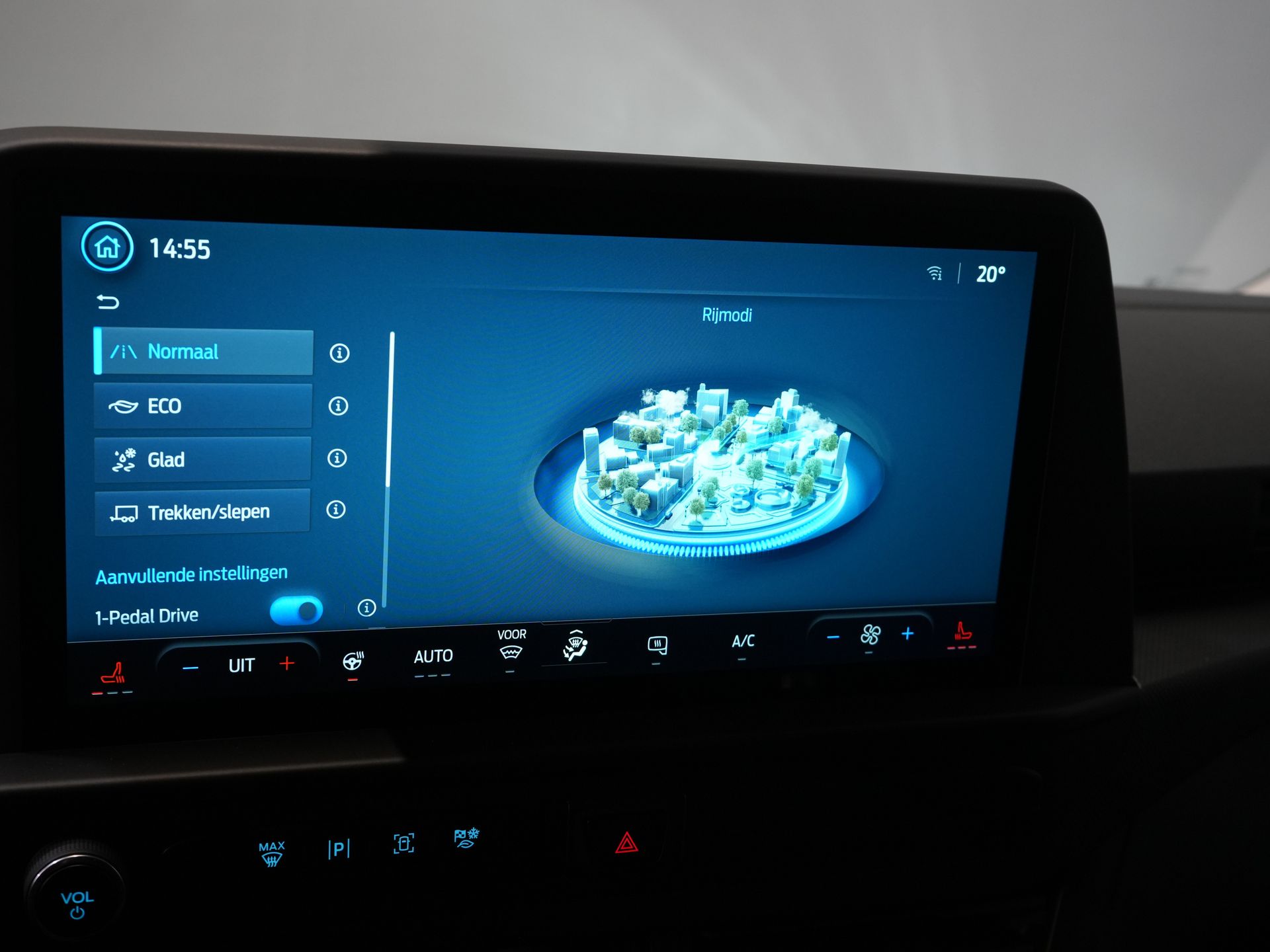 Ford E-Transit Custom Van Trend 65 kWh 330 km Garanzia WLTP fino al 2029/ LED/ Riscaldatore in piedi/ Caricatore rapido/ Traino 2,3t/ Sterzo/ Riscaldamento sedili/ Carplay/ Telecamera