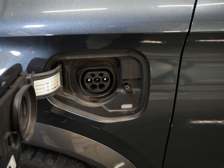 CUPRA Formentor SUV 1.4 e-Hybrid 245 hp VZ Performance Edition Panoramic roof/ Electric tow bar/ Electric tailgate/ Memory seats/ Matrix headlights/ Adaptive cruise control/ CarPlay/ Camera/ St