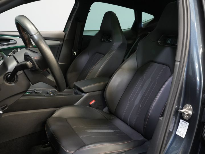 CUPRA Formentor SUV 1.4 e-Hybrid 245 hp VZ Performance Edition Panoramic roof/ Electric tow bar/ Electric tailgate/ Memory seats/ Matrix headlights/ Adaptive cruise control/ CarPlay/ Camera/ St