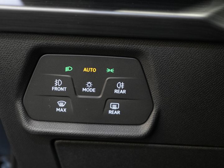 CUPRA Formentor SUV 1.4 e-Hybrid 245 hp VZ Performance Edition Panoramic roof/ Electric tow bar/ Electric tailgate/ Memory seats/ Matrix headlights/ Adaptive cruise control/ CarPlay/ Camera/ St