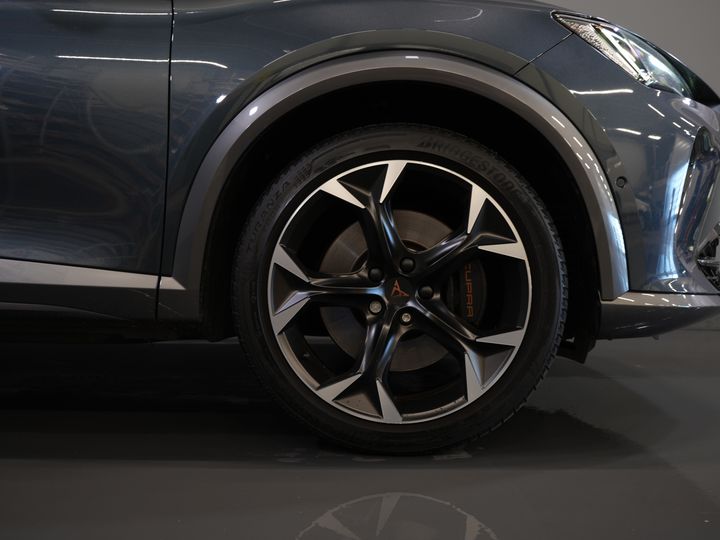CUPRA Formentor SUV 1.4 e-Hybrid 245 hp VZ Performance Edition Panoramic roof/ Electric tow bar/ Electric tailgate/ Memory seats/ Matrix headlights/ Adaptive cruise control/ CarPlay/ Camera/ St