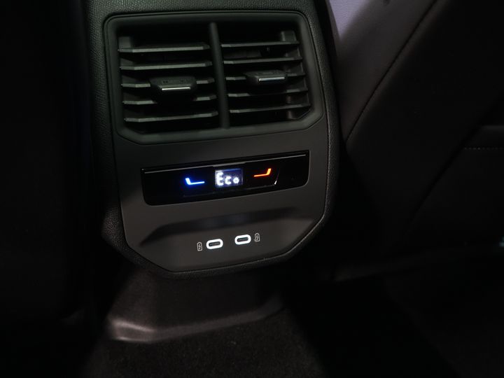 CUPRA Formentor SUV 1.4 e-Hybrid 245 hp VZ Performance Edition Panoramic roof/ Electric tow bar/ Electric tailgate/ Memory seats/ Matrix headlights/ Adaptive cruise control/ CarPlay/ Camera/ St