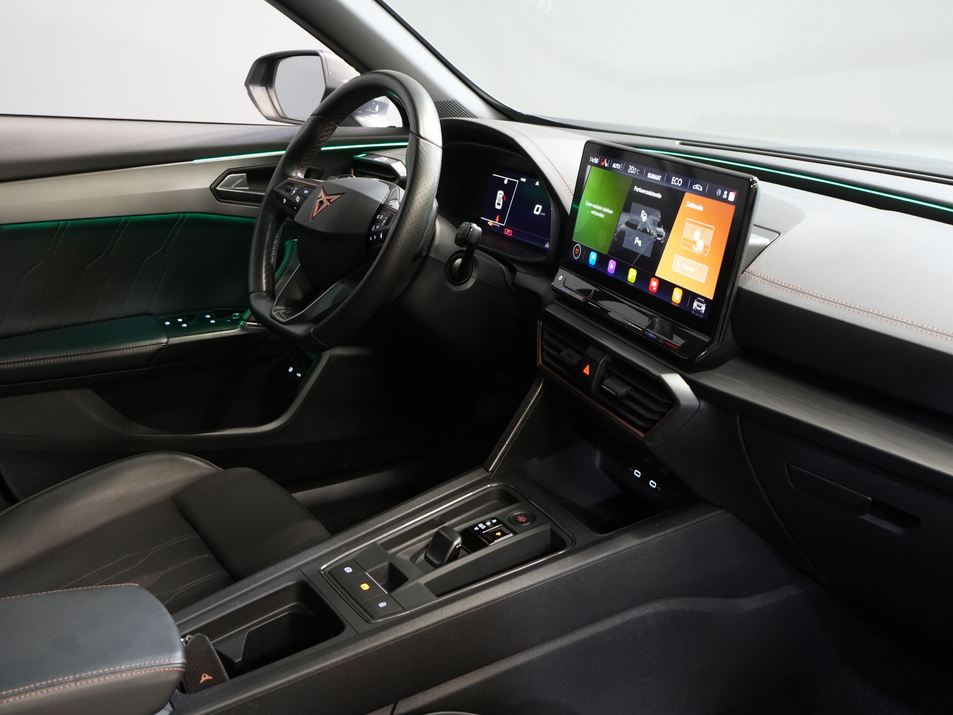 CUPRA Formentor SUV 1.4 e-Hybrid 245 hp VZ Performance Edition Panoramic roof/ Electric tow bar/ Electric tailgate/ Memory seats/ Matrix headlights/ Adaptive cruise control/ CarPlay/ Camera/ St