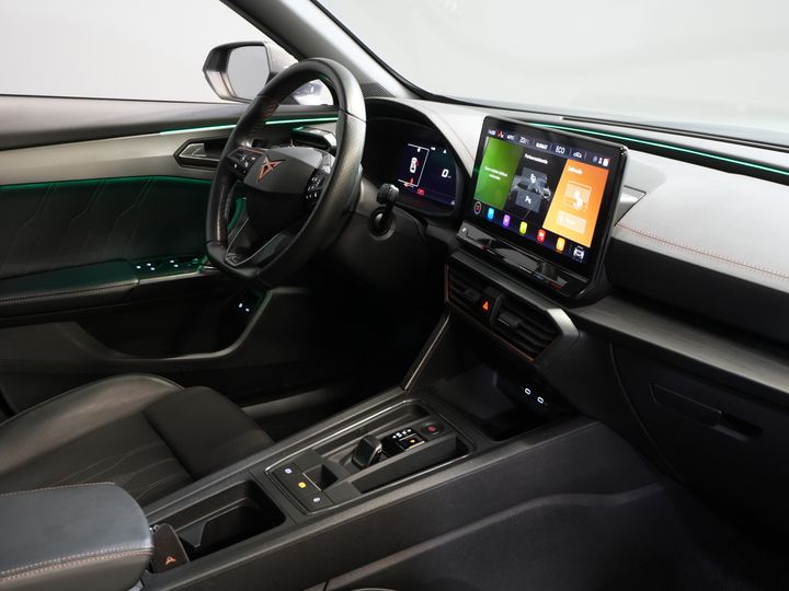 CUPRA Formentor SUV 1.4 e-Hybrid 245 hp VZ Performance Edition Panoramic roof/ Electric tow bar/ Electric tailgate/ Memory seats/ Matrix headlights/ Adaptive cruise control/ CarPlay/ Camera/ St