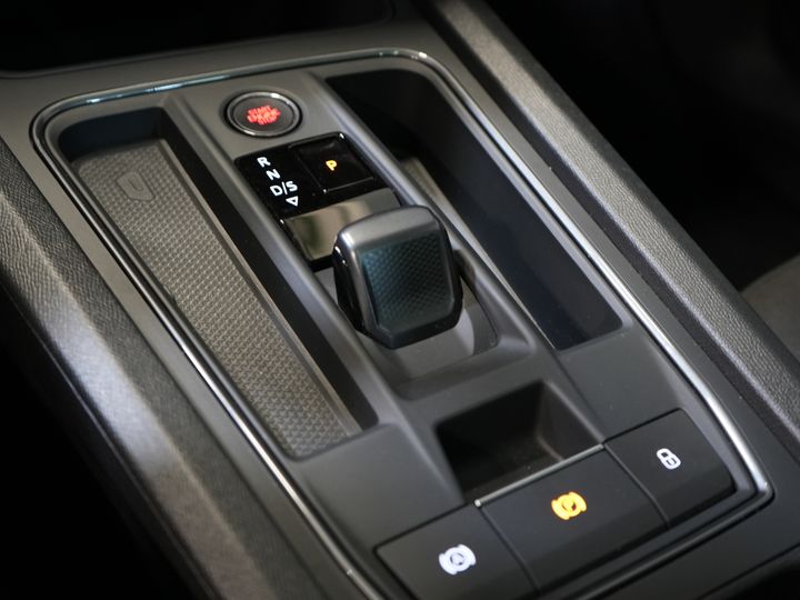 CUPRA Formentor SUV 1.4 e-Hybrid 245 hp VZ Performance Edition Panoramic roof/ Electric tow bar/ Electric tailgate/ Memory seats/ Matrix headlights/ Adaptive cruise control/ CarPlay/ Camera/ St