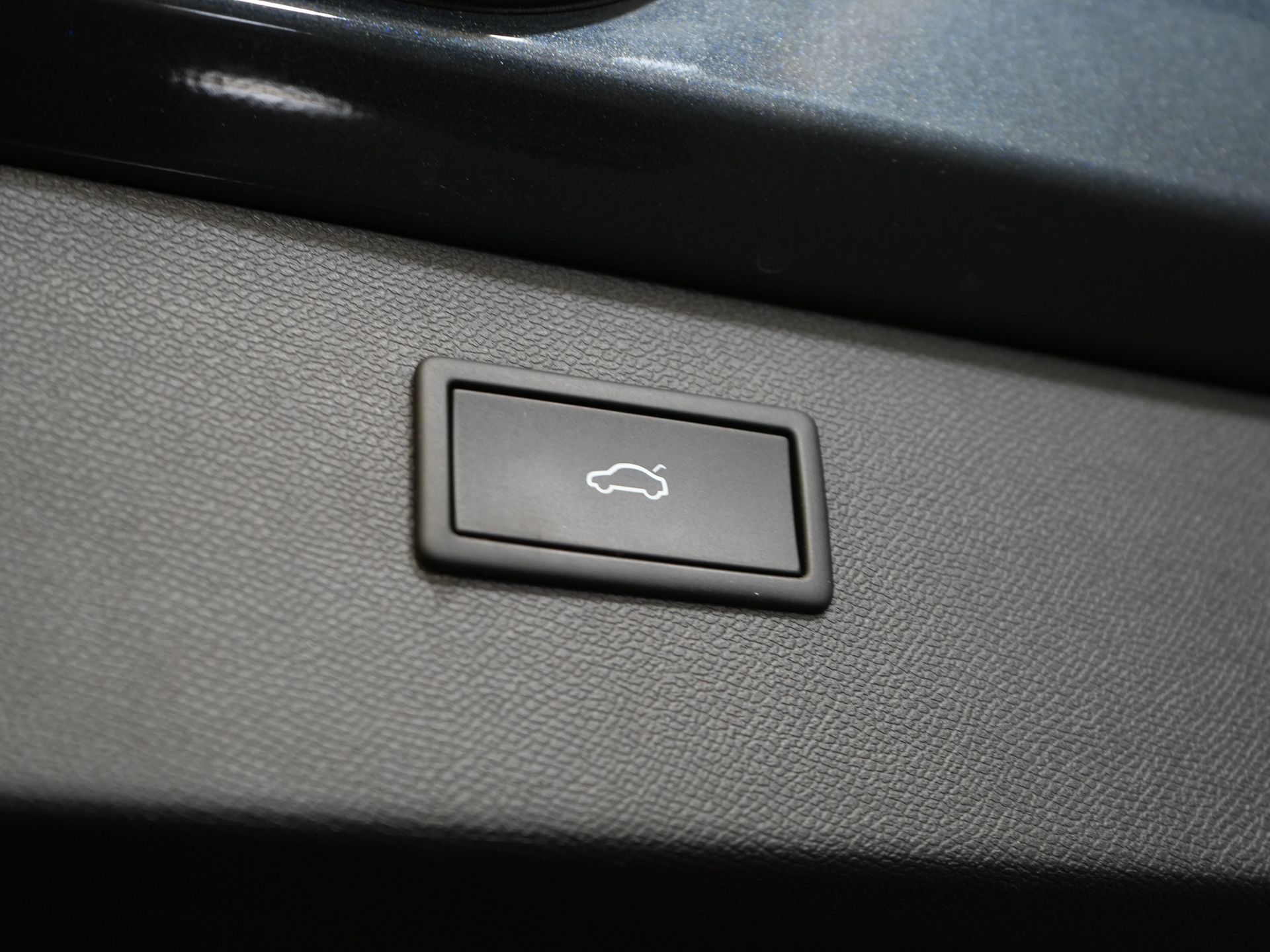 CUPRA Formentor SUV 1.4 e-Hybrid 245 hp VZ Performance Edition Panoramic roof/ Electric tow bar/ Electric tailgate/ Memory seats/ Matrix headlights/ Adaptive cruise control/ CarPlay/ Camera/ St