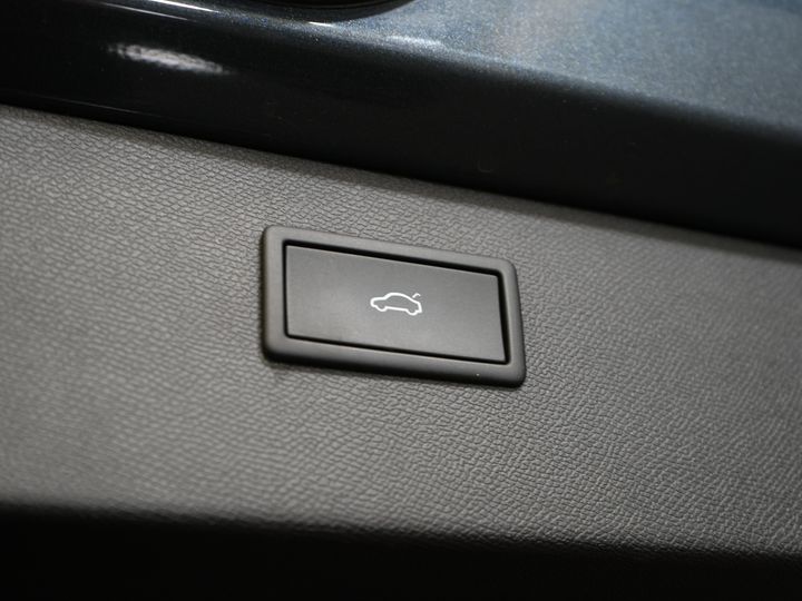 CUPRA Formentor SUV 1.4 e-Hybrid 245 hp VZ Performance Edition Panoramic roof/ Electric tow bar/ Electric tailgate/ Memory seats/ Matrix headlights/ Adaptive cruise control/ CarPlay/ Camera/ St