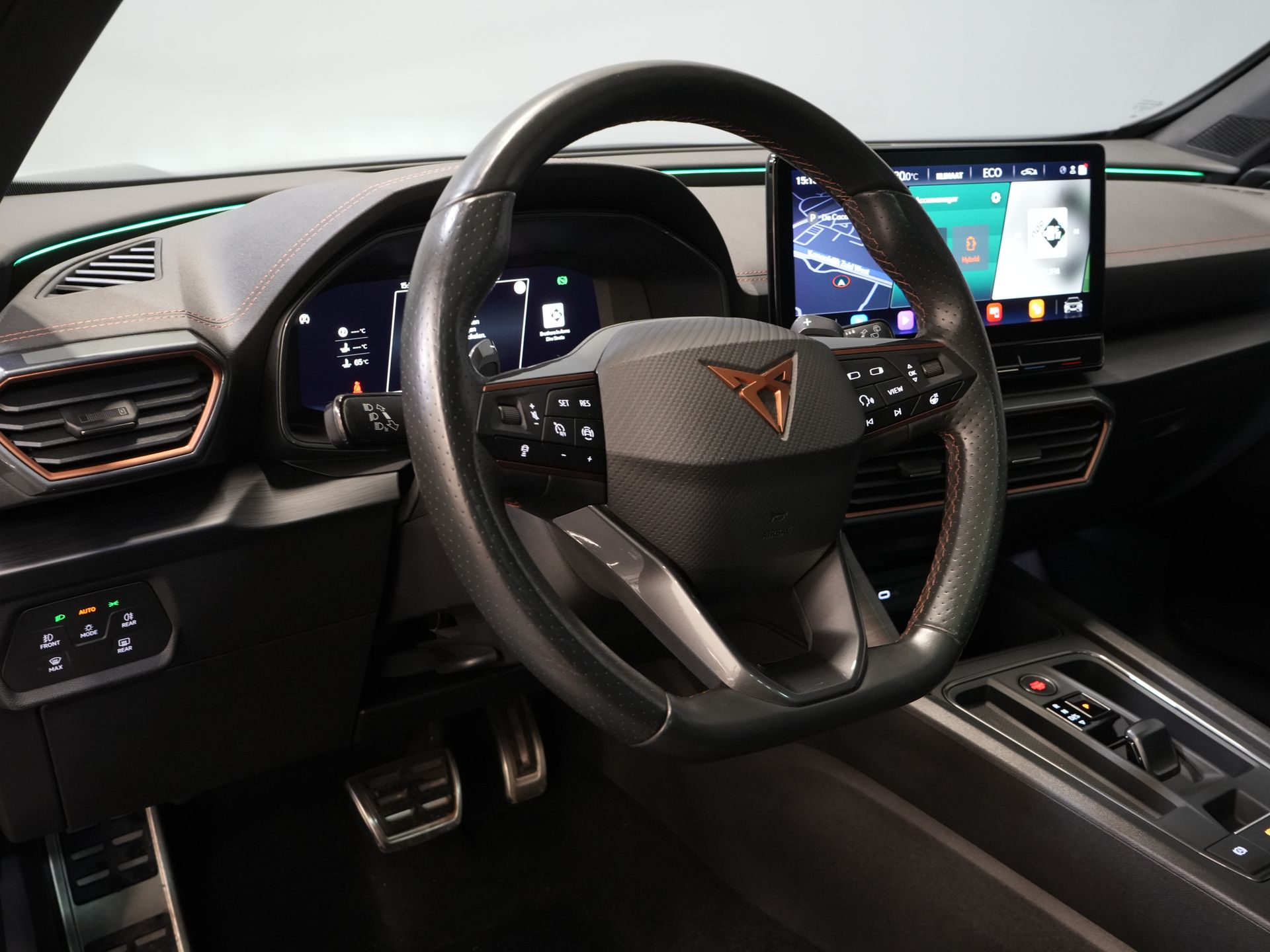 CUPRA Formentor SUV 1.4 e-Hybrid 245 hp VZ Performance Edition Panoramic roof/ Electric tow bar/ Electric tailgate/ Memory seats/ Matrix headlights/ Adaptive cruise control/ CarPlay/ Camera/ St