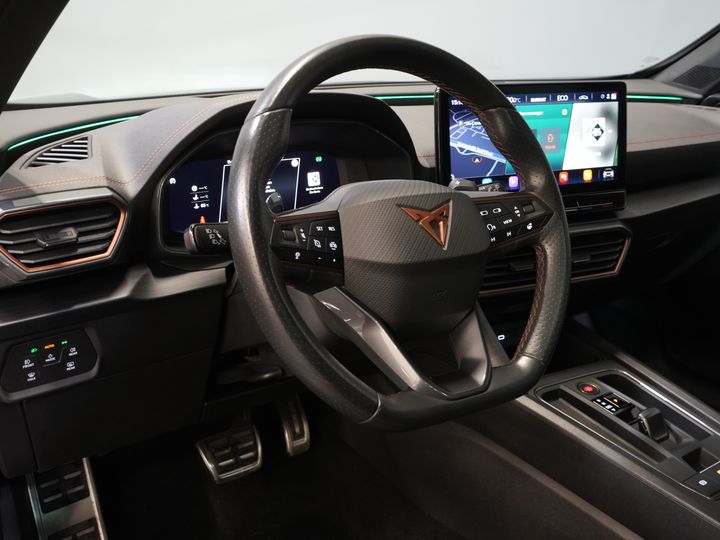 CUPRA Formentor SUV 1.4 e-Hybrid 245 hp VZ Performance Edition Panoramic roof/ Electric tow bar/ Electric tailgate/ Memory seats/ Matrix headlights/ Adaptive cruise control/ CarPlay/ Camera/ St