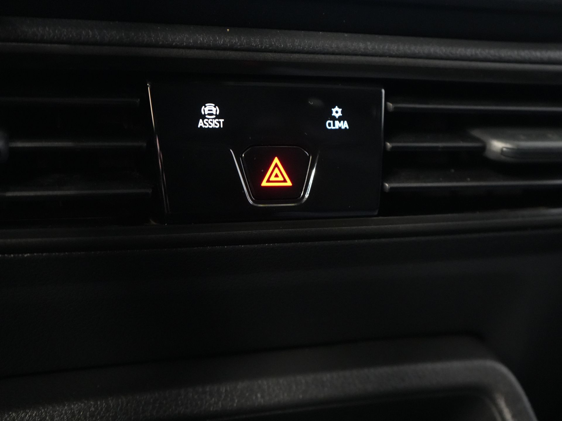 Volkswagen Caddy Cargo Van 2.0 TDI 125 cv DSG Aut. Carplay/ Riscaldatore del cavalletto/ Riscaldamento dei sedili/ Climatizzatore/ Crociera/ PDC/ Barra di traino