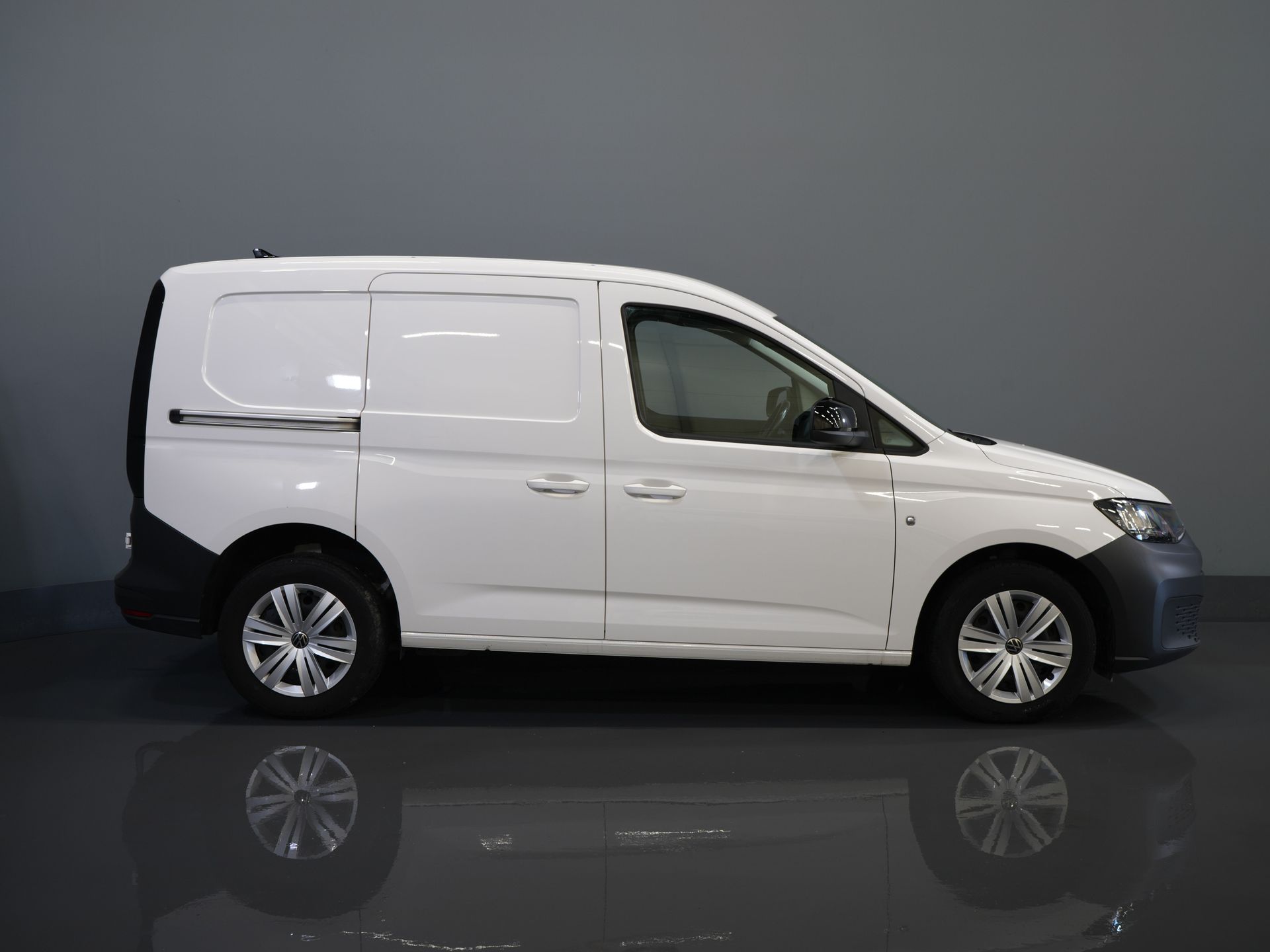 Volkswagen Caddy Cargo Van 2.0 TDI 125 cv DSG Aut. Carplay/ Riscaldatore del cavalletto/ Riscaldamento dei sedili/ Climatizzatore/ Crociera/ PDC/ Barra di traino