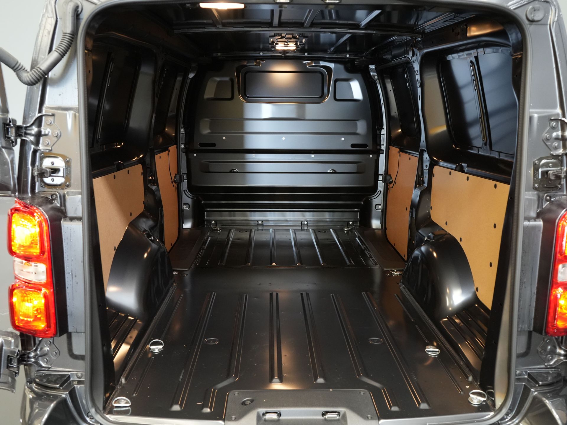 Citroën Jumpy Van 2.0 HDI 180 hp Aut. L3 BPM FREE! 2xSchiebetür/ Virtuelles Cockpit/ Carplay/ Kamera/ PDC/ Cruise/ Airco