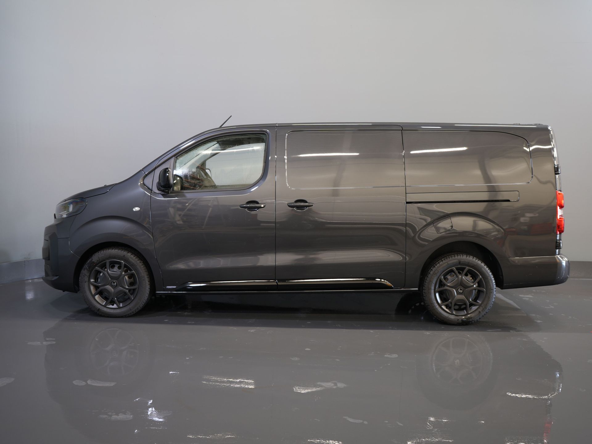 Citroën Jumpy Van 2.0 HDI 180 hp Aut. L3 BPM FREE! 2xSchiebetür/ Virtuelles Cockpit/ Carplay/ Kamera/ PDC/ Cruise/ Airco