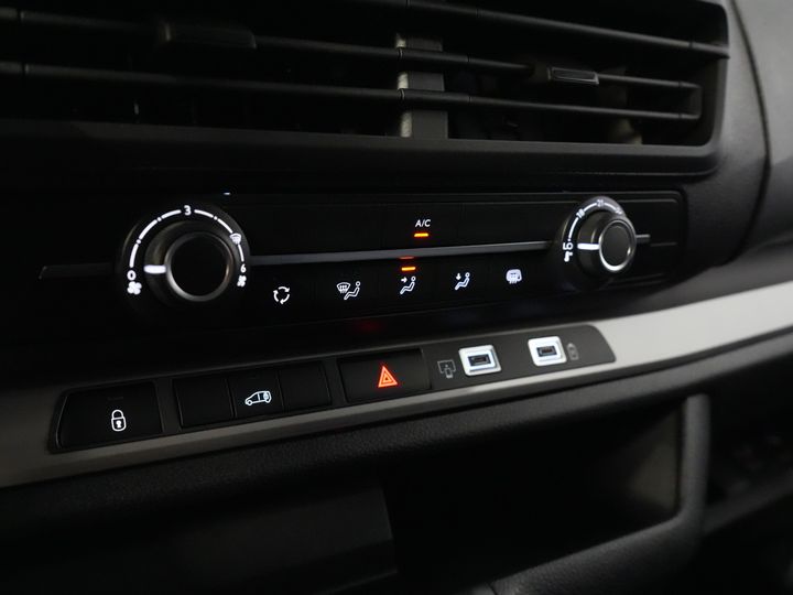 Citroën Jumpy Van 2.0 HDI 180 hp Aut. L3 BPM FREE! 2xSchiebetür/ Virtuelles Cockpit/ Carplay/ Kamera/ PDC/ Cruise/ Airco