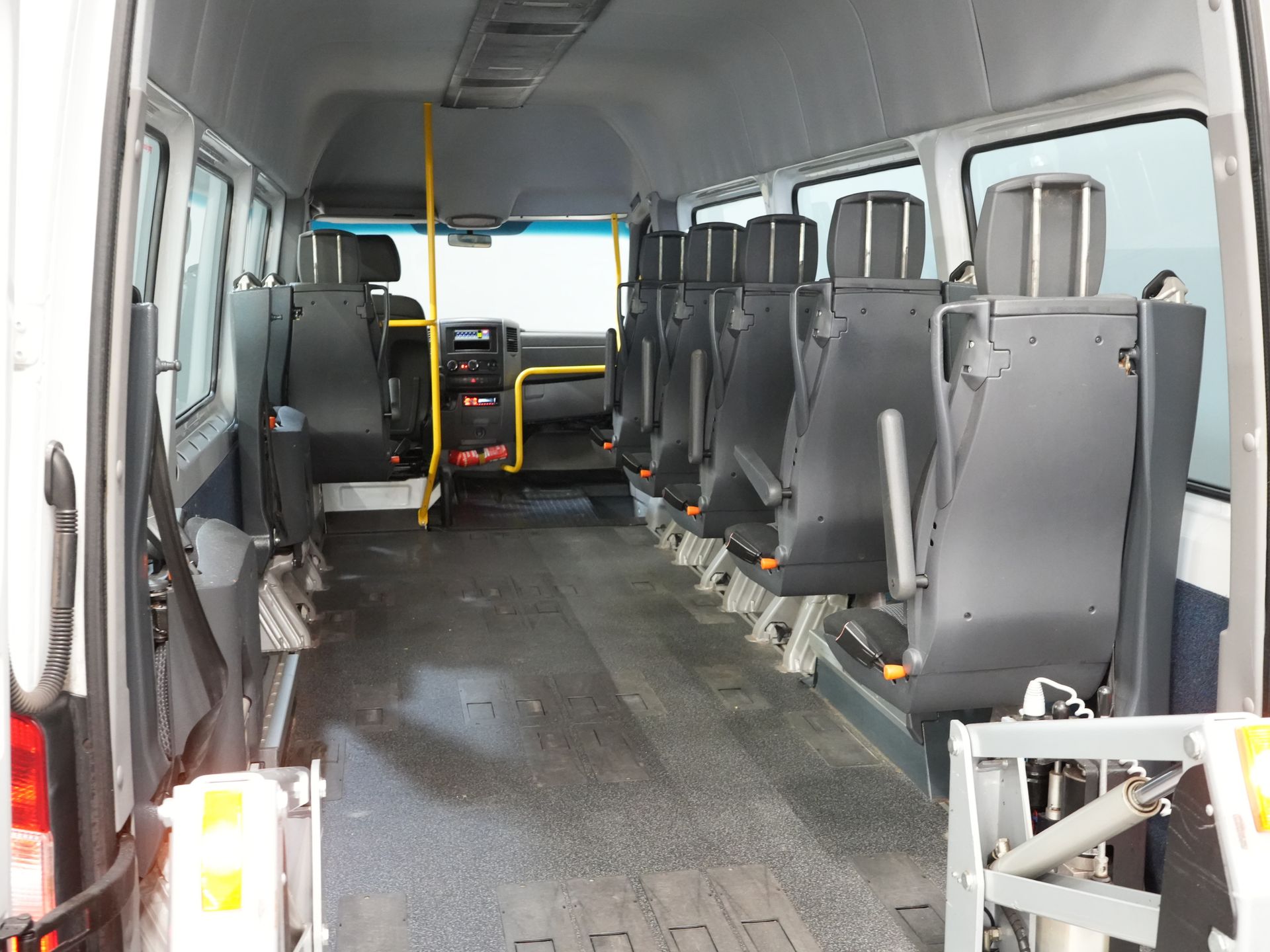 Mercedes-Benz Sprinter Personentransporter 313 2.2 CDI Aut. L3H2 €10,890,- inkl. MwSt. (BPM FREE) EXPORT Combi/ 9 Personen/ Kombi/ 9P/ Heckbügel/ Seitenbügel/ Airco/ Rollstuhllift