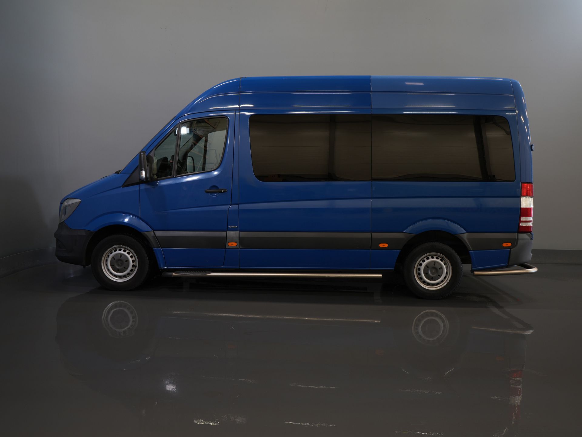 Mercedes-Benz Sprinter Пасажирський транспорт 213 2.2 CDI Авт. L2H2 €13 915,- Вкл. ПДВ (BPM FREE) ЕКСПОРТ Комбі/ 9 осіб/ Kombi/ 9P/ Airco/ PDC
