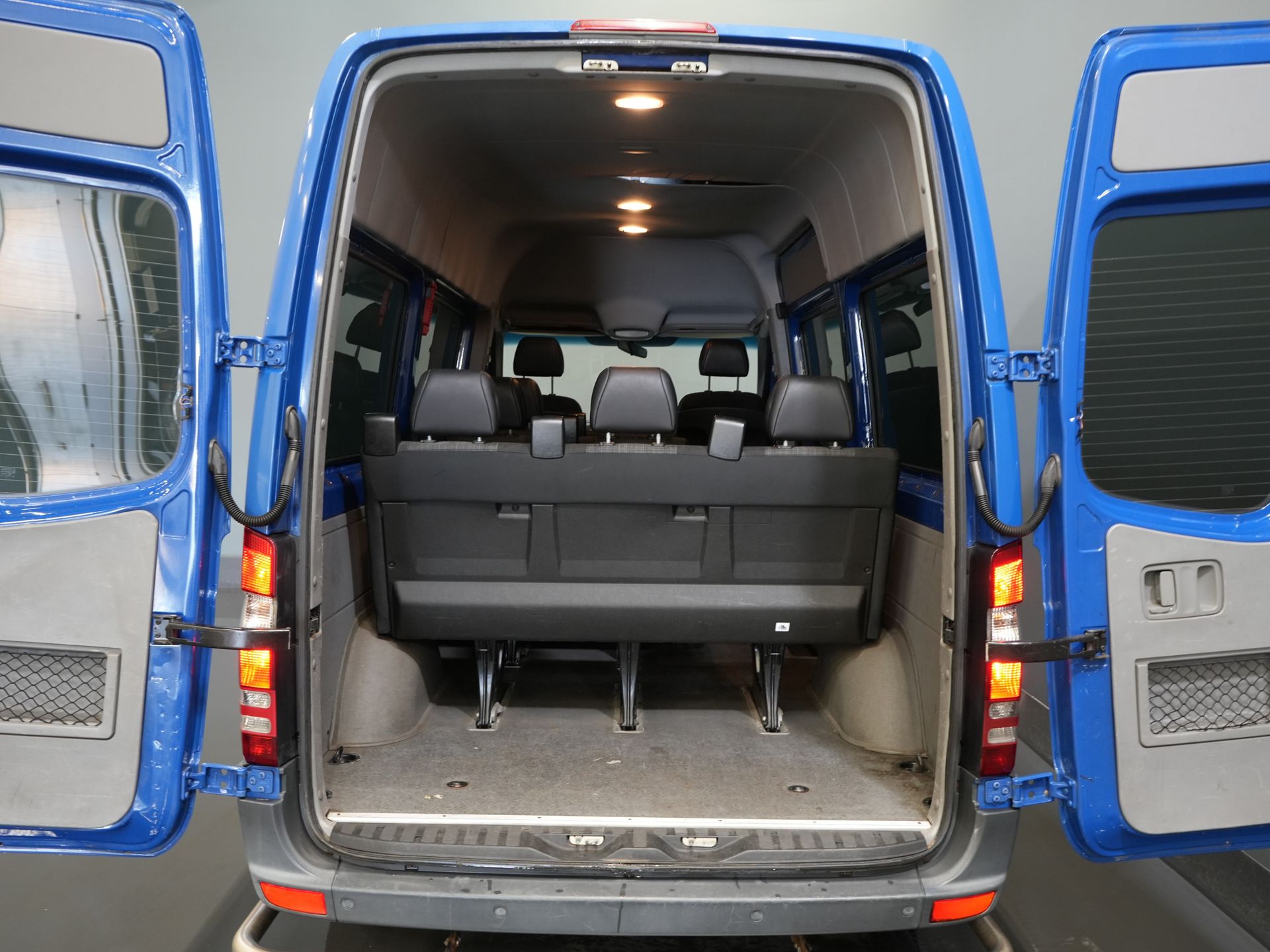 Mercedes-Benz Sprinter Пасажирський транспорт 213 2.2 CDI Авт. L2H2 €13 915,- Вкл. ПДВ (BPM FREE) ЕКСПОРТ Комбі/ 9 осіб/ Kombi/ 9P/ Airco/ PDC