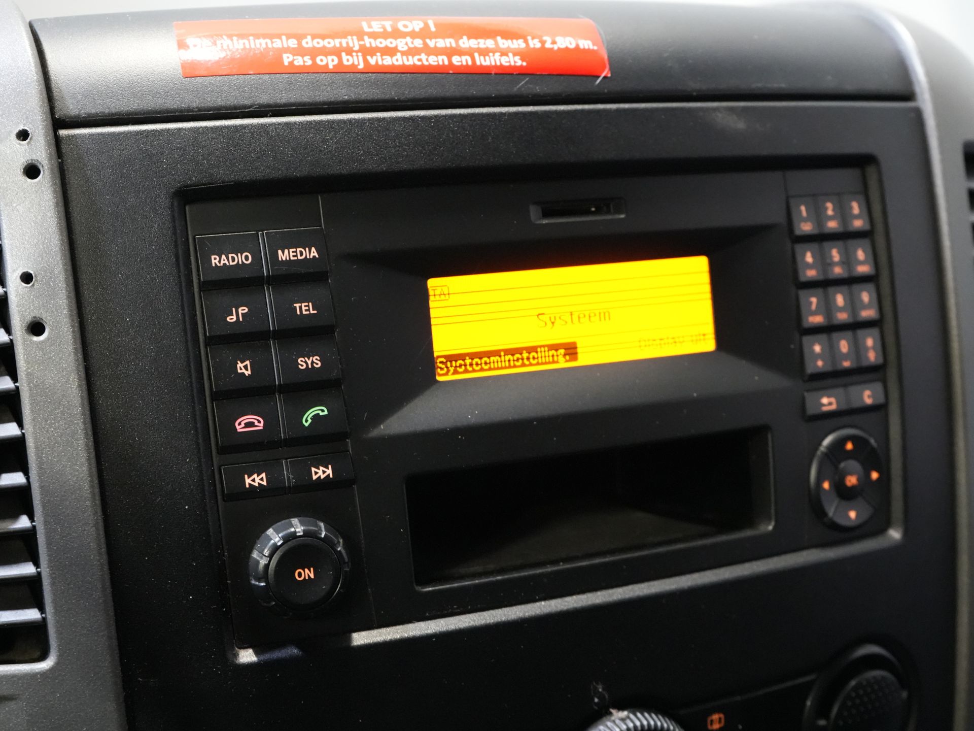 Mercedes-Benz Sprinter Пасажирський транспорт 213 2.2 CDI Авт. L2H2 €13 915,- Вкл. ПДВ (BPM FREE) ЕКСПОРТ Комбі/ 9 осіб/ Kombi/ 9P/ Airco/ PDC