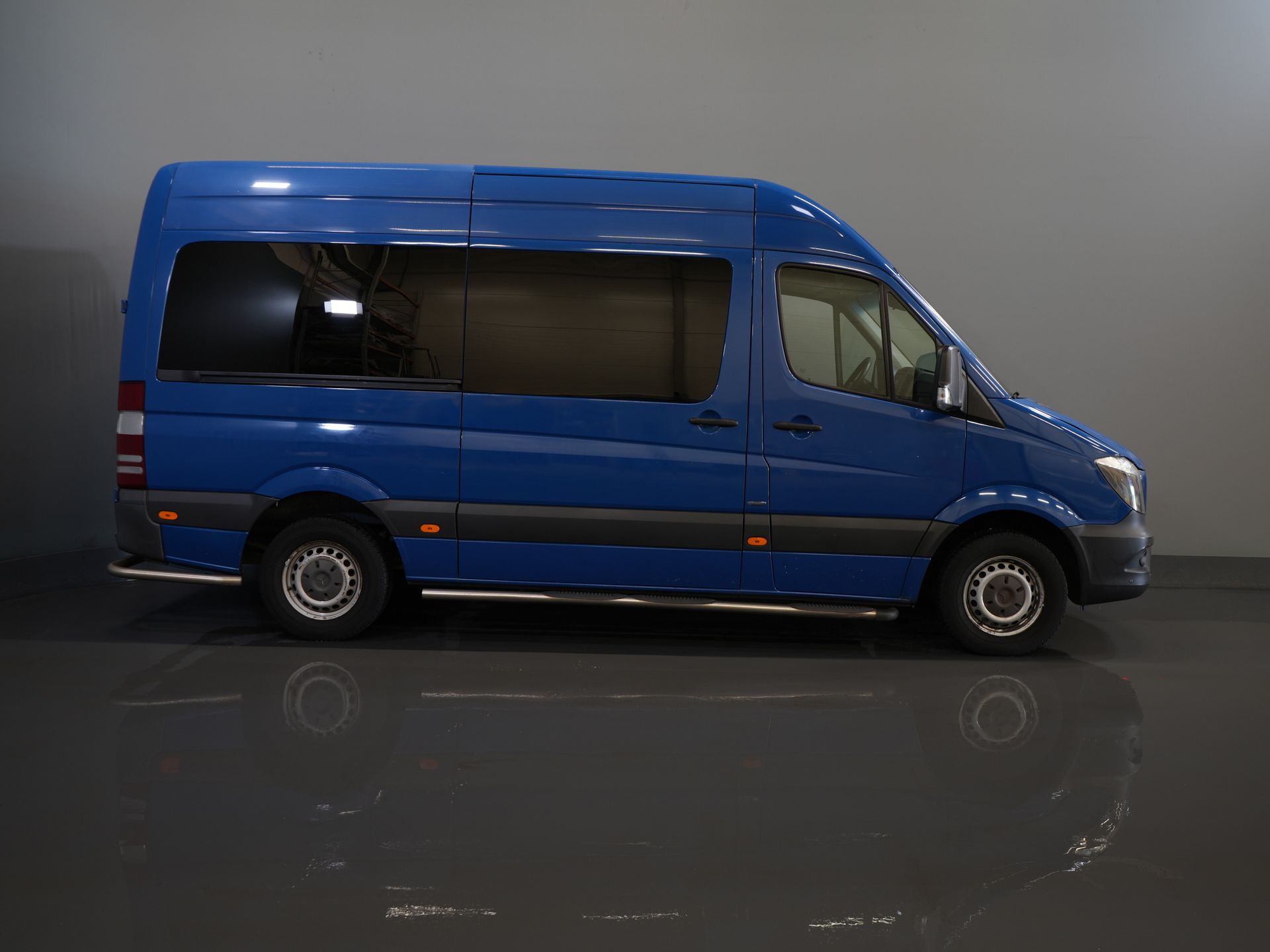 Mercedes-Benz Sprinter Пасажирський транспорт 213 2.2 CDI Авт. L2H2 €13 915,- Вкл. ПДВ (BPM FREE) ЕКСПОРТ Комбі/ 9 осіб/ Kombi/ 9P/ Airco/ PDC