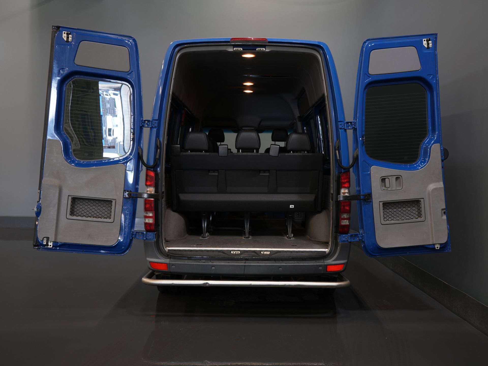 Mercedes-Benz Sprinter Пасажирський транспорт 213 2.2 CDI Авт. L2H2 €13 915,- Вкл. ПДВ (BPM FREE) ЕКСПОРТ Комбі/ 9 осіб/ Kombi/ 9P/ Airco/ PDC