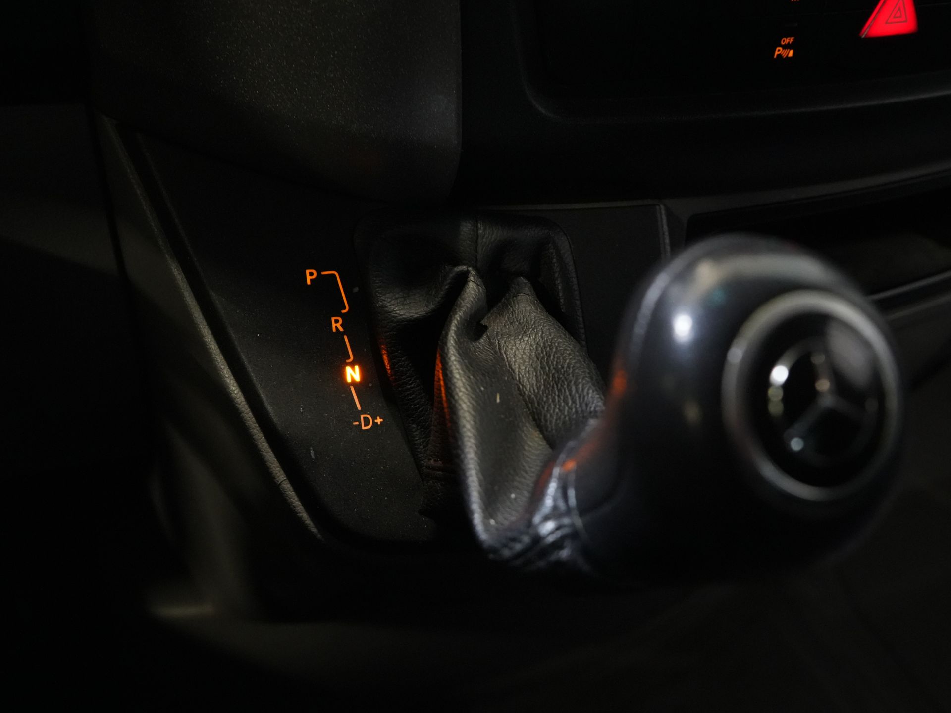 Mercedes-Benz Sprinter Пасажирський транспорт 213 2.2 CDI Авт. L2H2 €13 915,- Вкл. ПДВ (BPM FREE) ЕКСПОРТ Комбі/ 9 осіб/ Kombi/ 9P/ Airco/ PDC