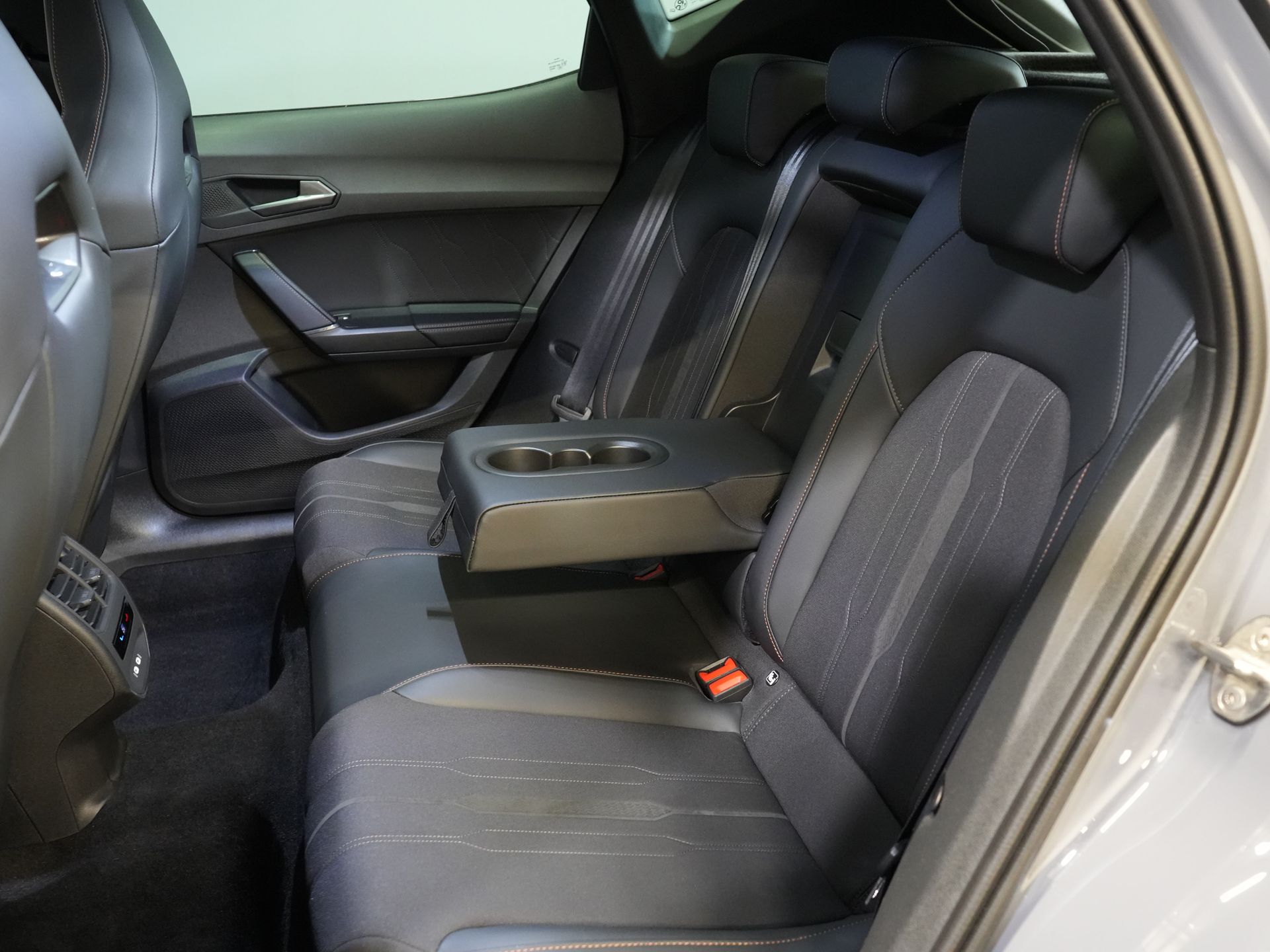 CUPRA Formentor SUV 1.4 e-Hybrid VZ 245 CV Copper LED Matrix/ Adapt.Cruise/ Elek. Klep/ Memory/ 19'' LMV/ Carplay