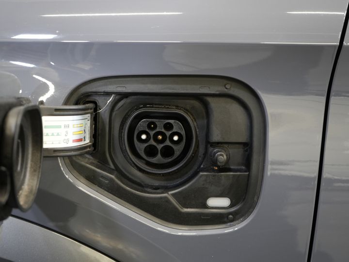 CUPRA Formentor SUV 1.4 e-Hybrid VZ 245 CV Copper LED Matrix/ Adapt.Cruise/ Elek. Klep/ Memory/ 19'' LMV/ Carplay